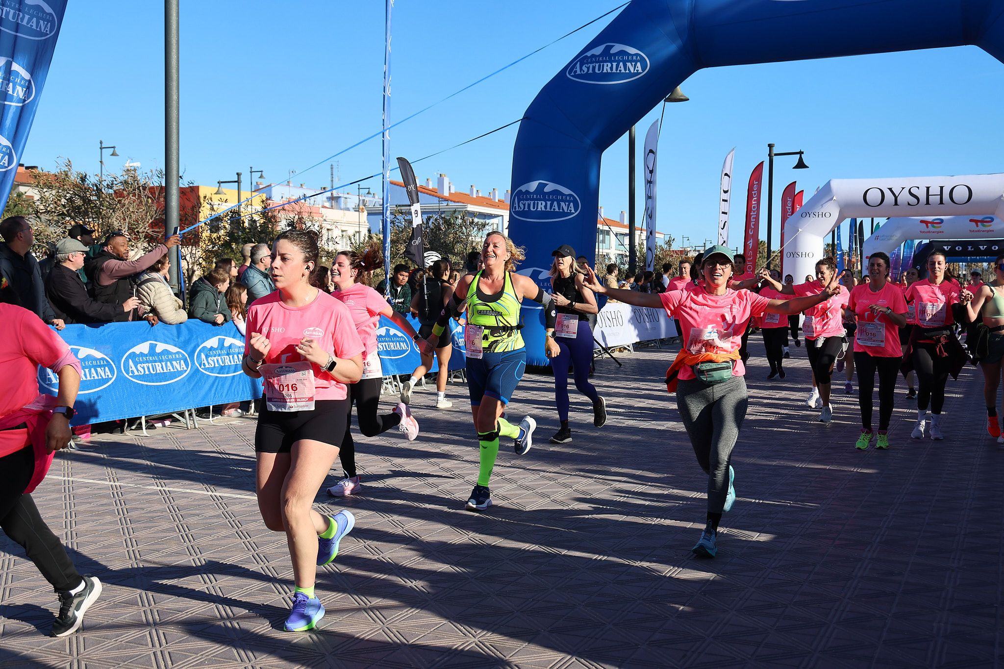 Las mejores fotos de la Carrera de la Mujer Central Lechera Asturiana de Valencia 2025. 857