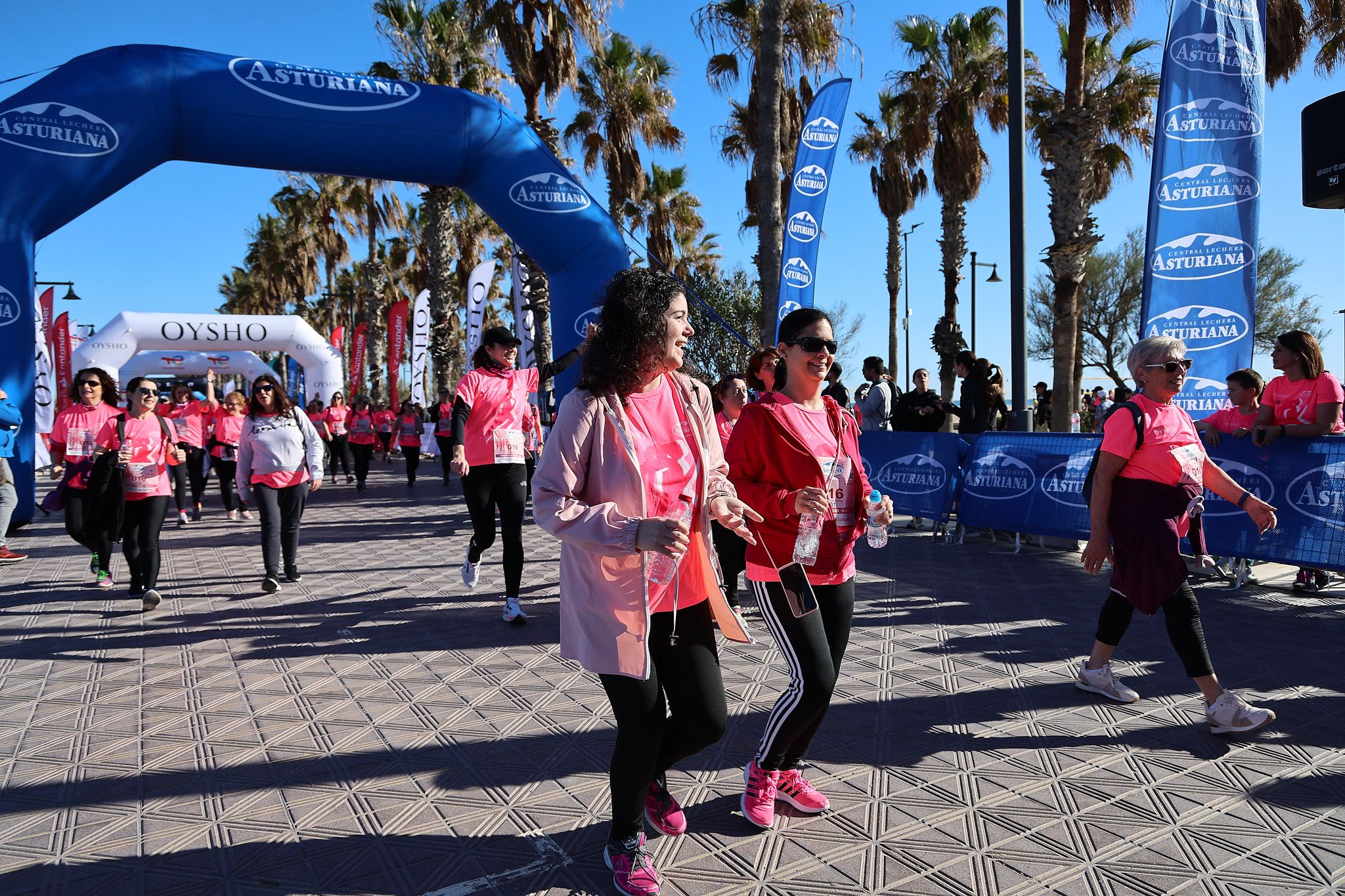 Las mejores fotos de la Carrera de la Mujer Central Lechera Asturiana de Valencia 2025. 1099