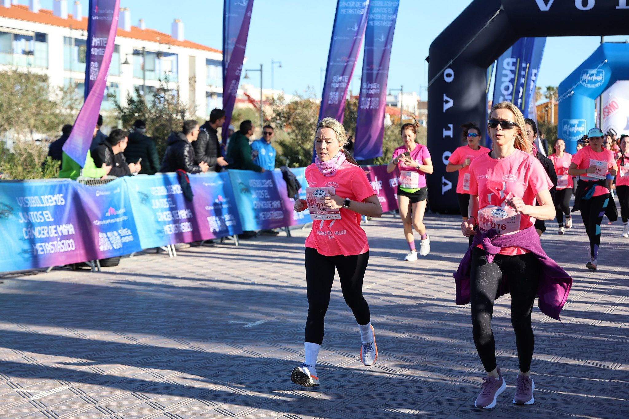 Las mejores fotos de la Carrera de la Mujer Central Lechera Asturiana de Valencia 2025. 611