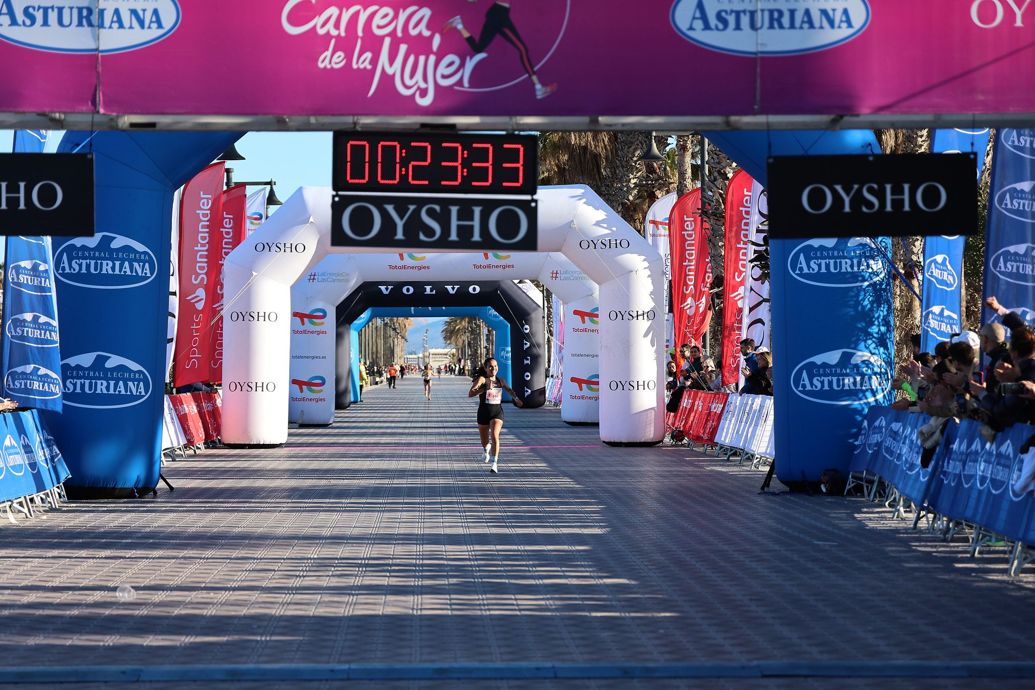 Las mejores fotos de la Carrera de la Mujer Central Lechera Asturiana de Valencia 2025. 158