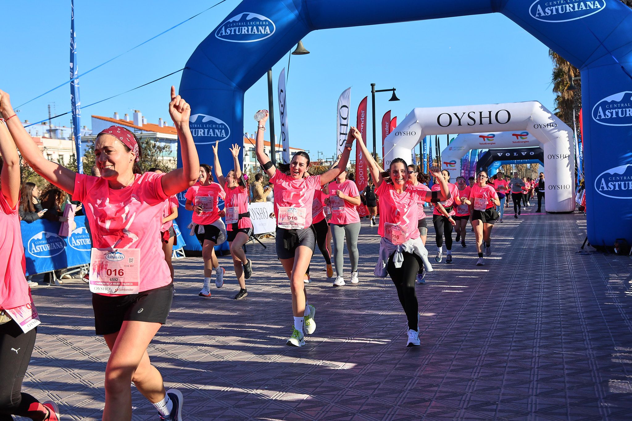 Las mejores fotos de la Carrera de la Mujer Central Lechera Asturiana de Valencia 2025. 863