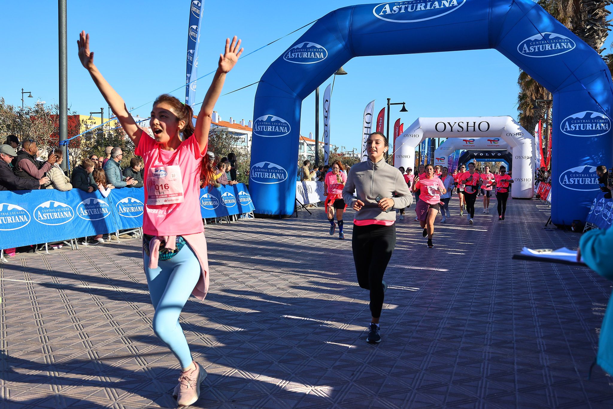 Las mejores fotos de la Carrera de la Mujer Central Lechera Asturiana de Valencia 2025. 868