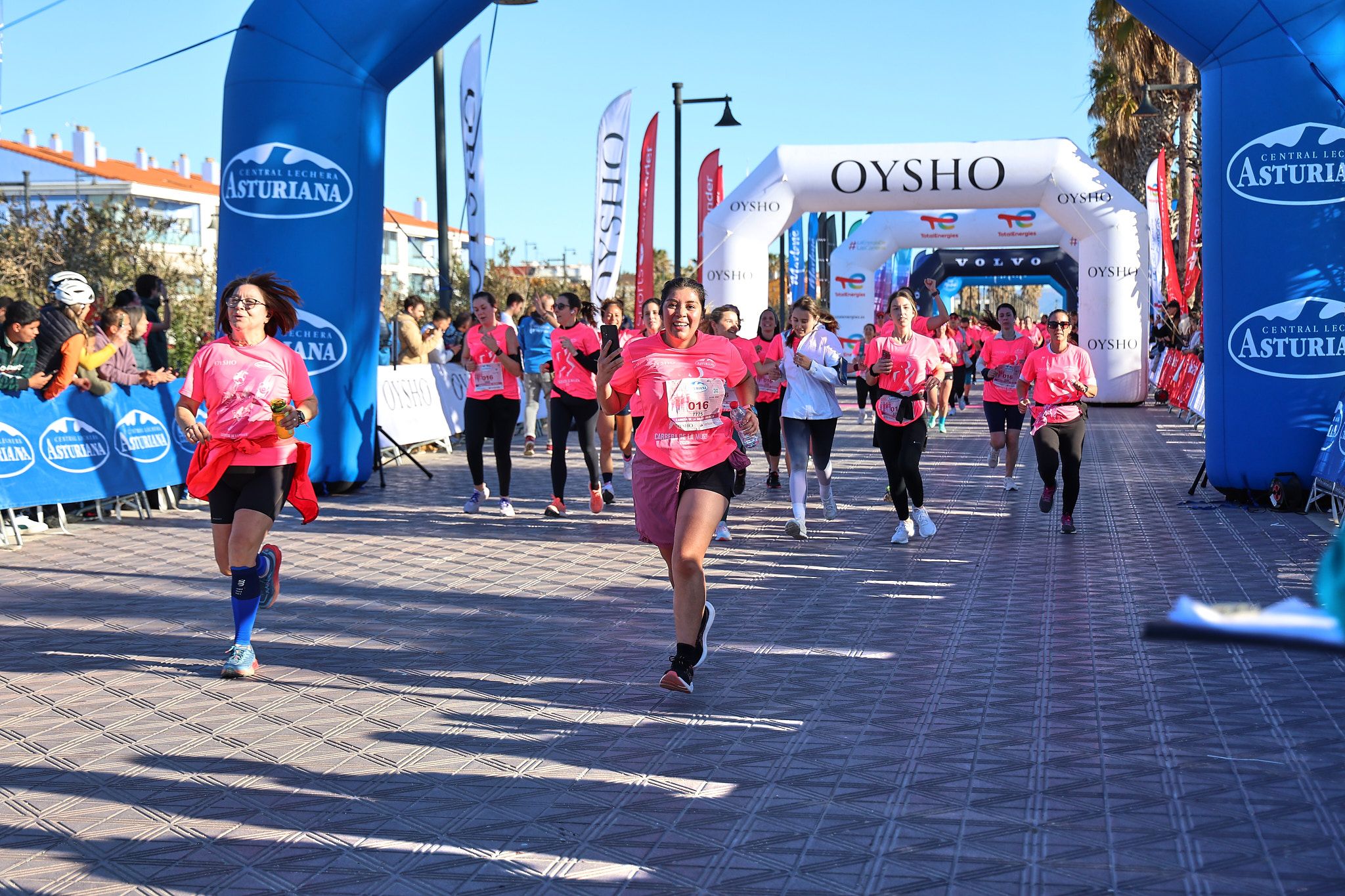 Las mejores fotos de la Carrera de la Mujer Central Lechera Asturiana de Valencia 2025. 869