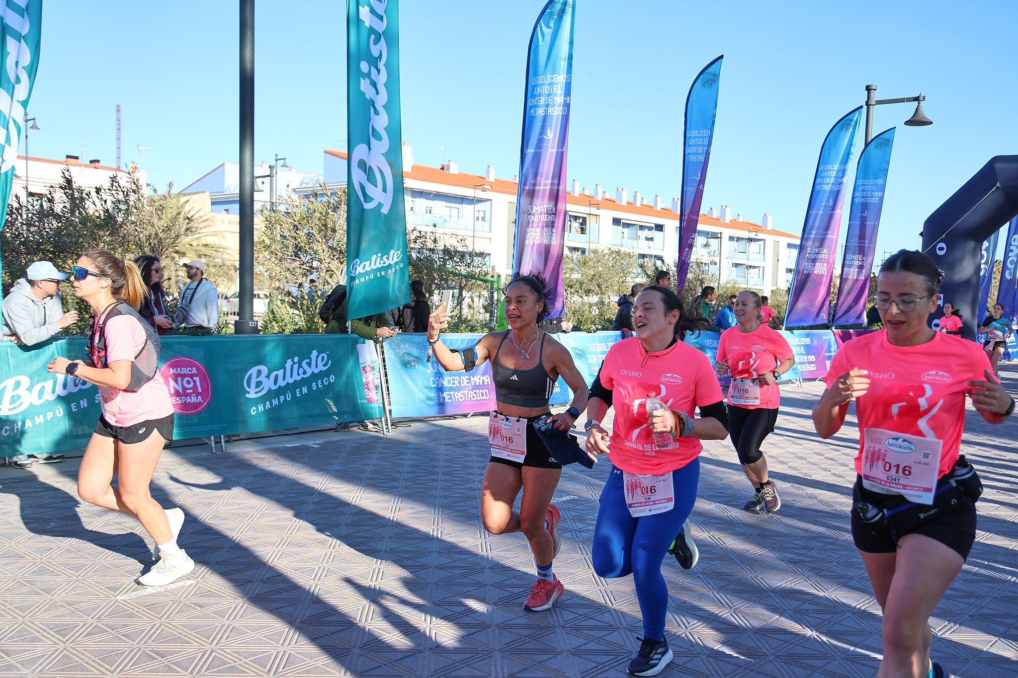 Las mejores fotos de la Carrera de la Mujer Central Lechera Asturiana de Valencia 2025. 623
