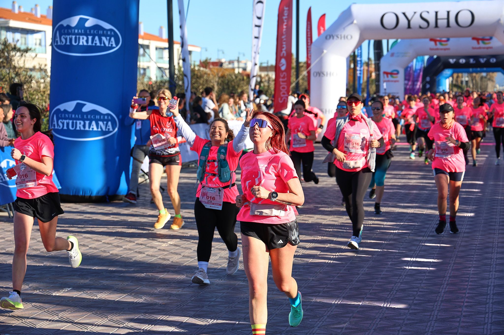 Las mejores fotos de la Carrera de la Mujer Central Lechera Asturiana de Valencia 2025. 874