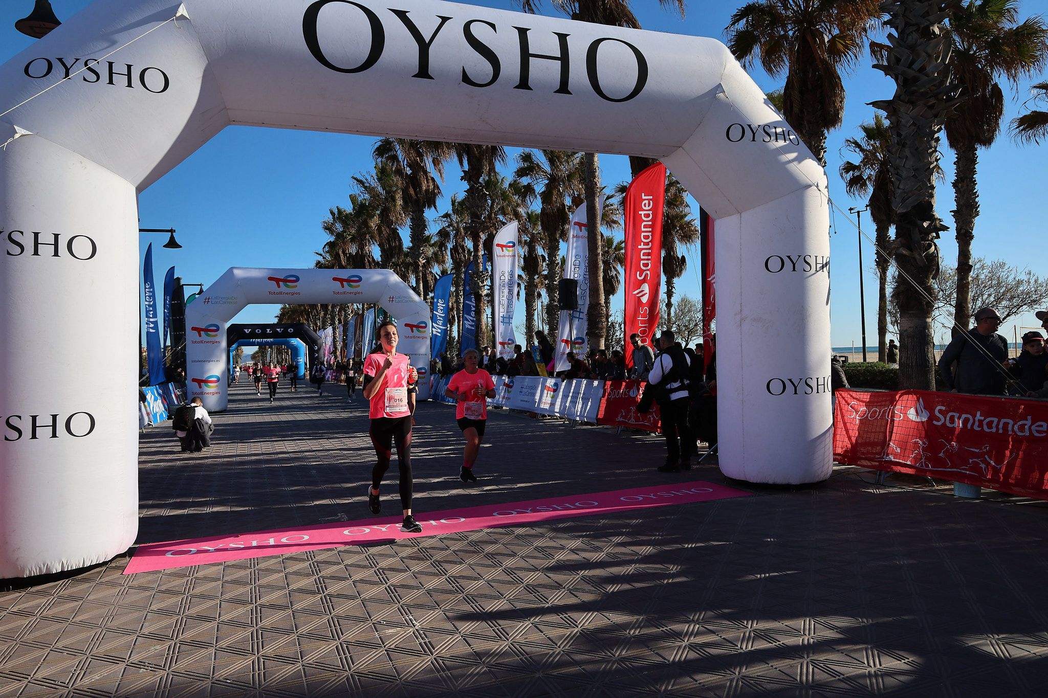 Las mejores fotos de la Carrera de la Mujer Central Lechera Asturiana de Valencia 2025. 396