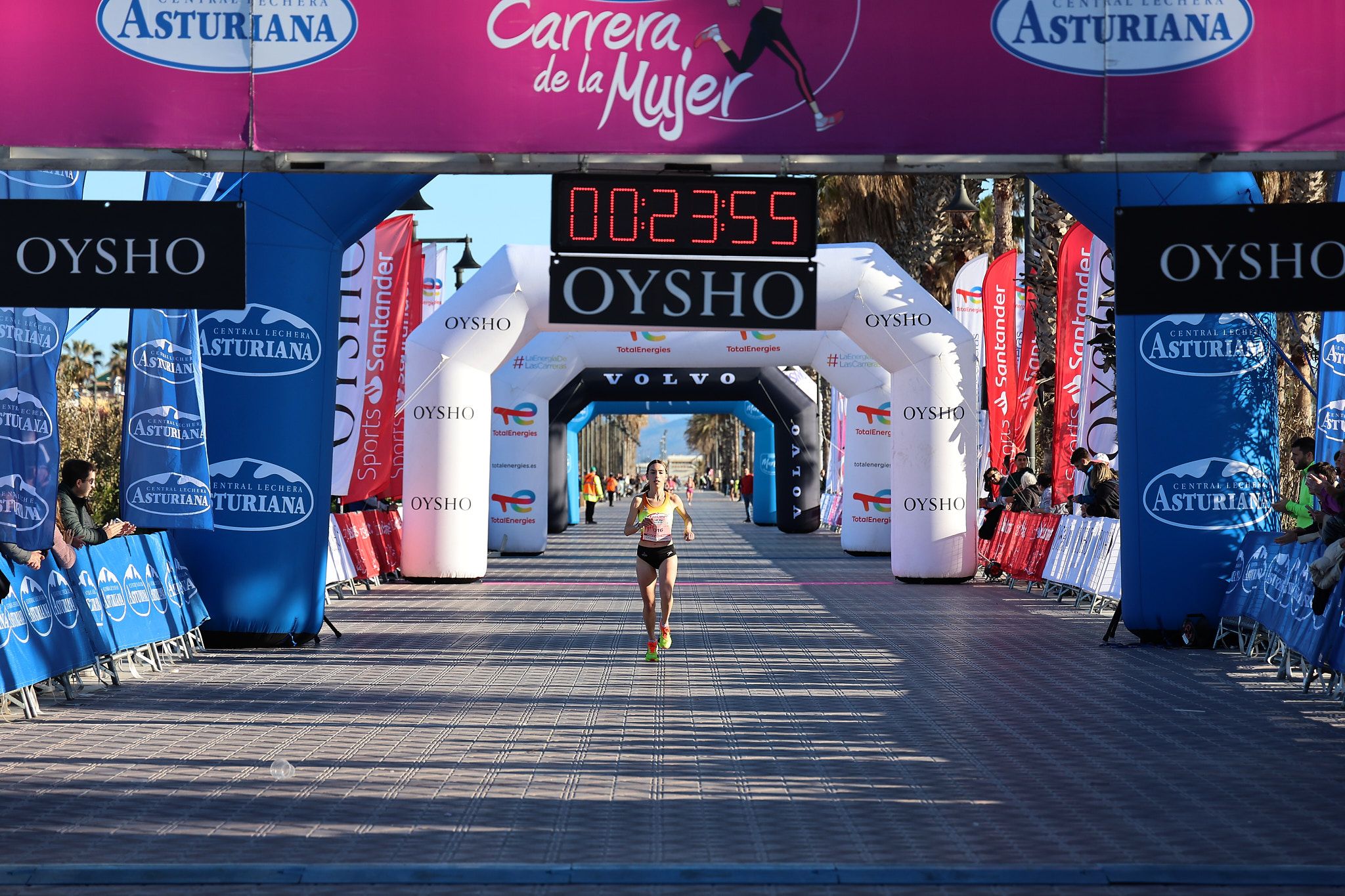 Las mejores fotos de la Carrera de la Mujer Central Lechera Asturiana de Valencia 2025. 173