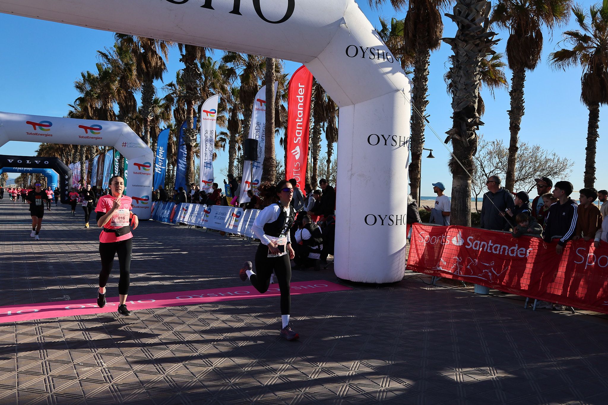 Las mejores fotos de la Carrera de la Mujer Central Lechera Asturiana de Valencia 2025. 399