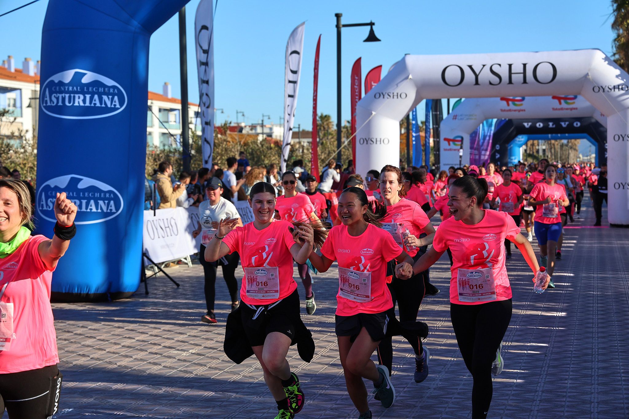 Las mejores fotos de la Carrera de la Mujer Central Lechera Asturiana de Valencia 2025. 878