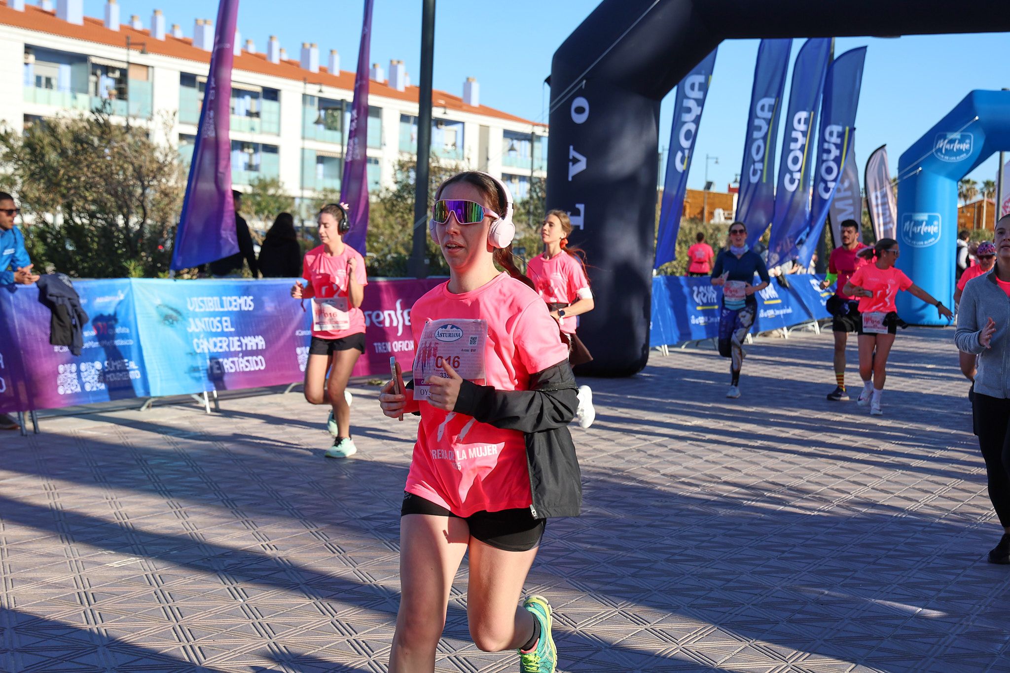Las mejores fotos de la Carrera de la Mujer Central Lechera Asturiana de Valencia 2025. 634