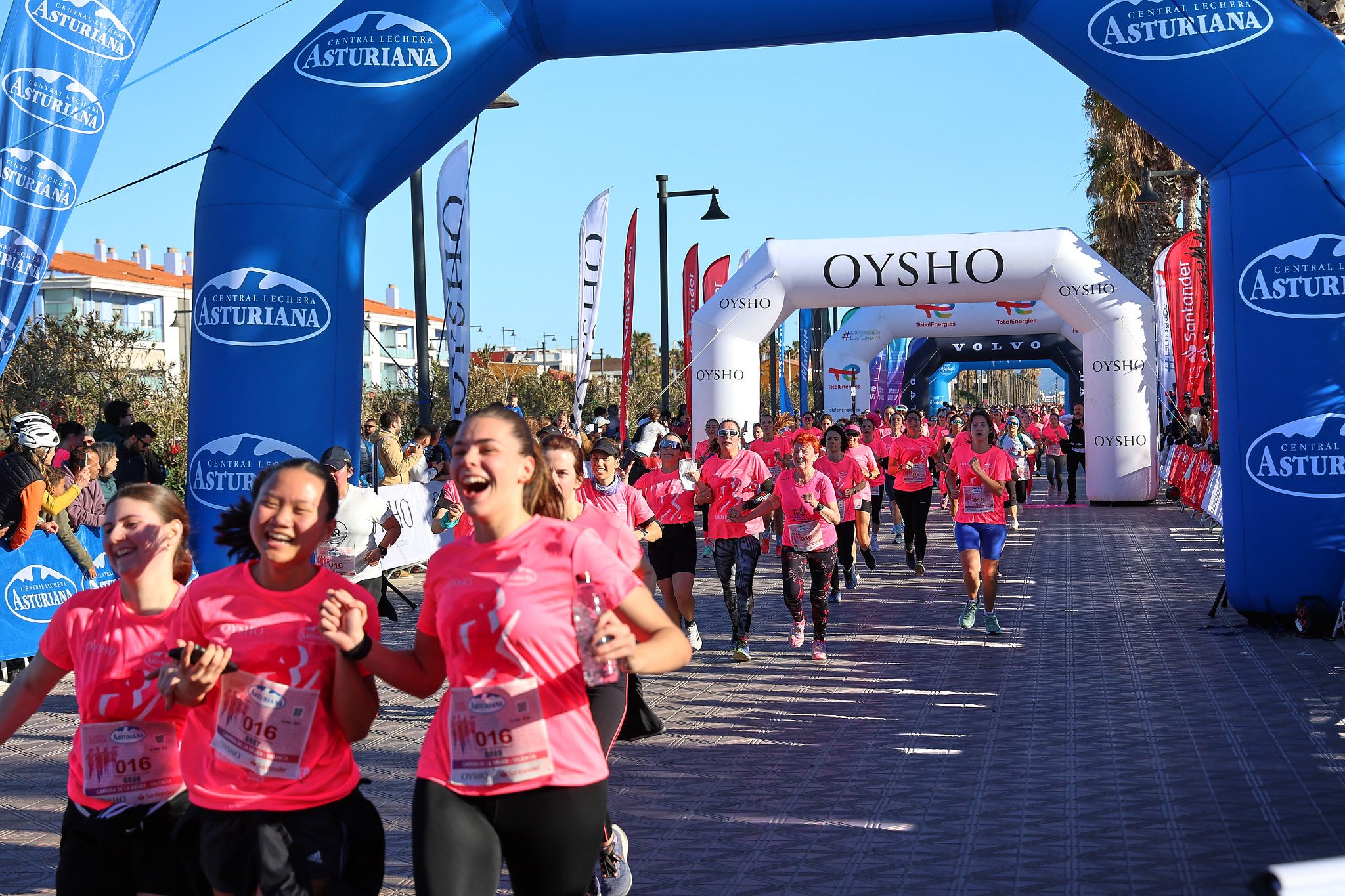 Las mejores fotos de la Carrera de la Mujer Central Lechera Asturiana de Valencia 2025. 879