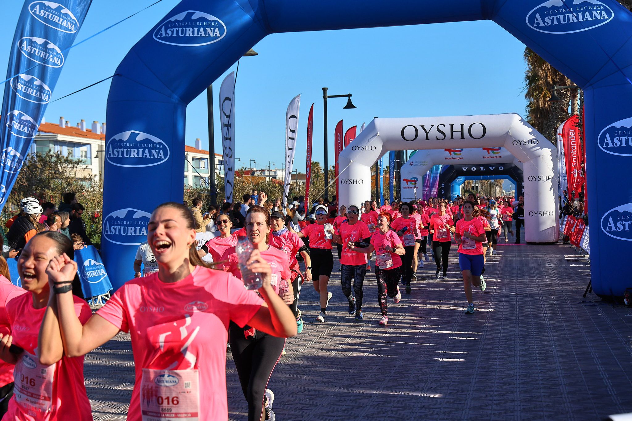 Las mejores fotos de la Carrera de la Mujer Central Lechera Asturiana de Valencia 2025. 880