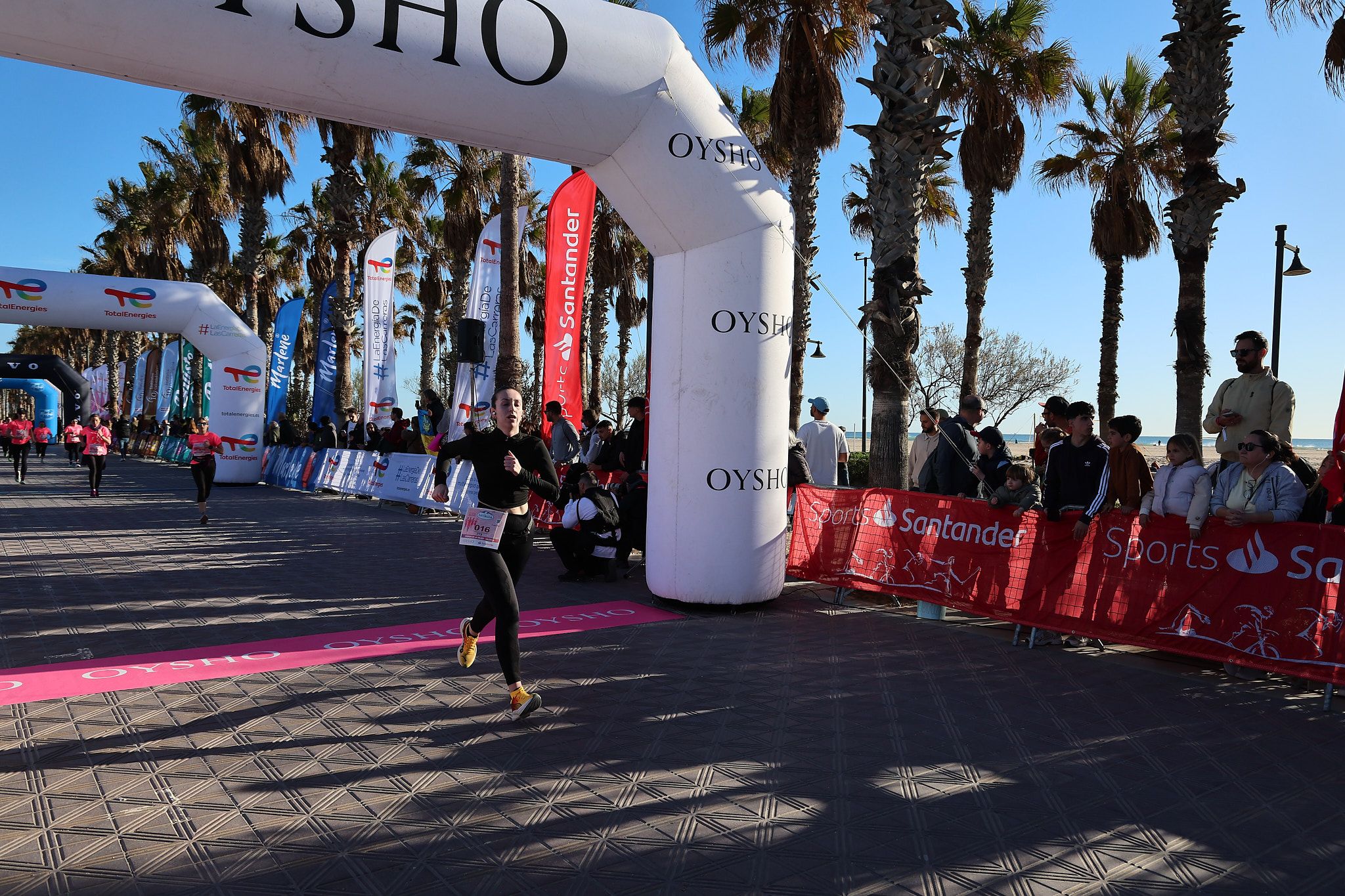 Las mejores fotos de la Carrera de la Mujer Central Lechera Asturiana de Valencia 2025. 403
