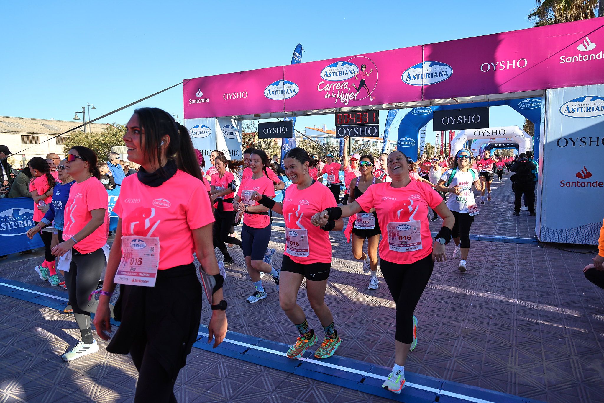 Las mejores fotos de la Carrera de la Mujer Central Lechera Asturiana de Valencia 2025. 884
