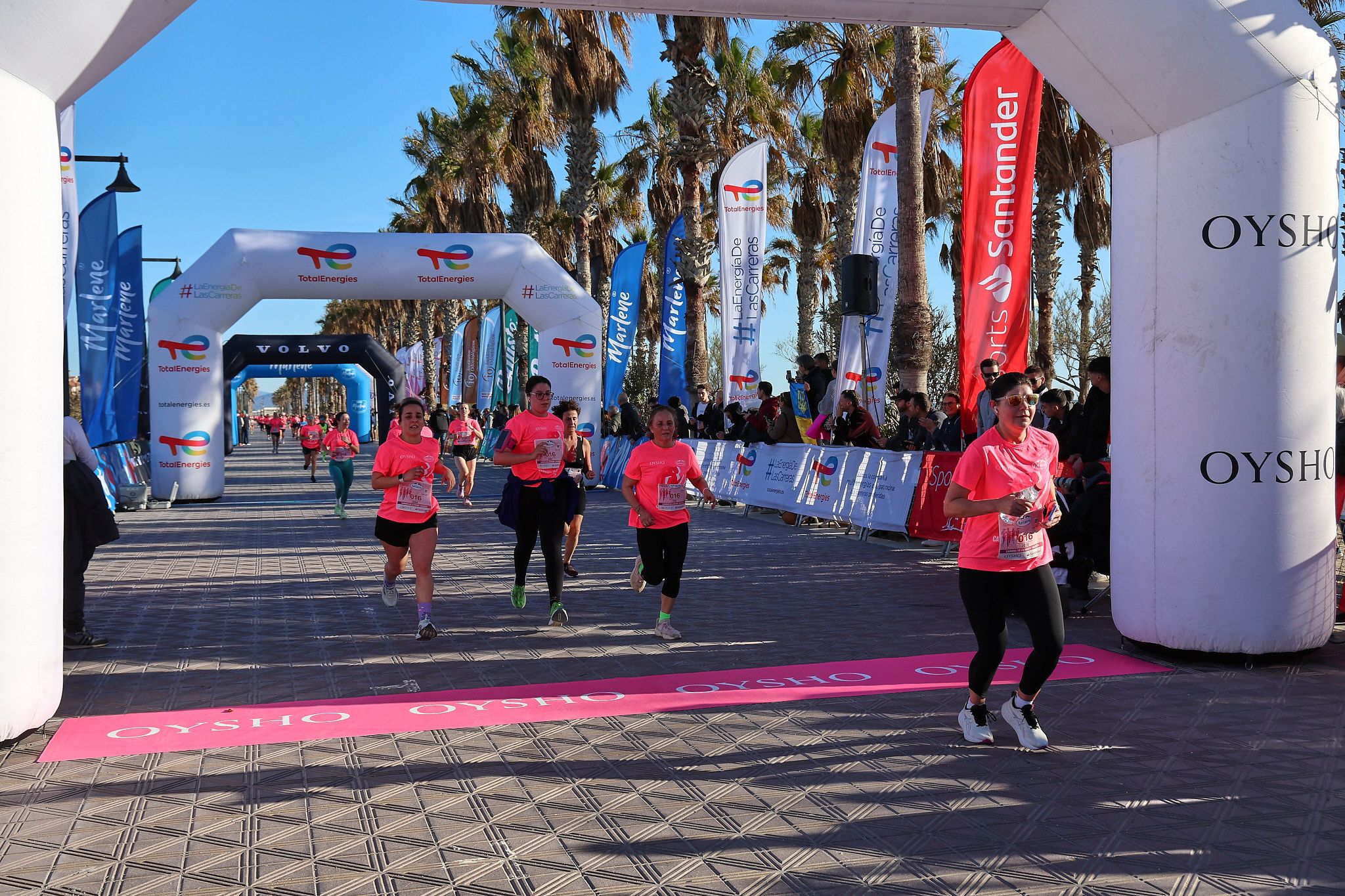Las mejores fotos de la Carrera de la Mujer Central Lechera Asturiana de Valencia 2025. 408
