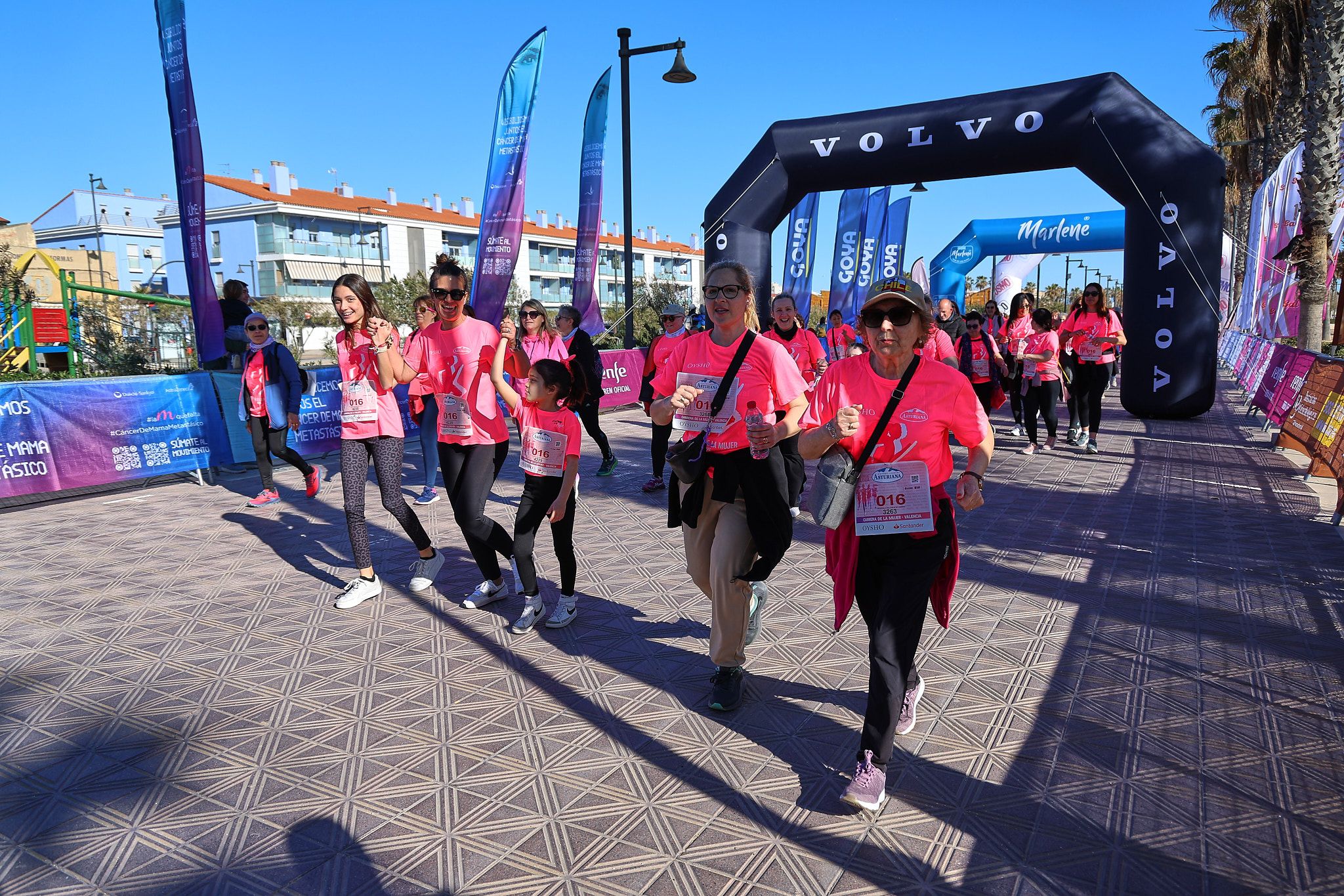 Las mejores fotos de la Carrera de la Mujer Central Lechera Asturiana de Valencia 2025. 1380