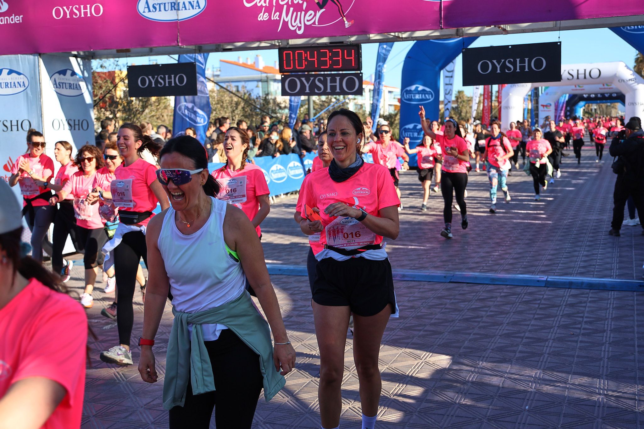 Las mejores fotos de la Carrera de la Mujer Central Lechera Asturiana de Valencia 2025. 888