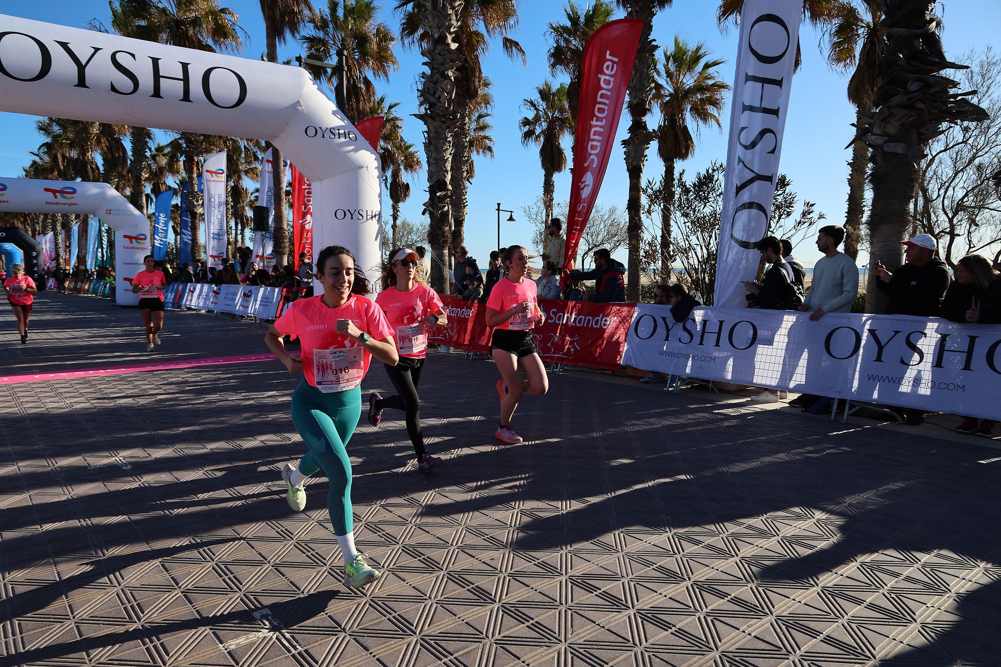 Las mejores fotos de la Carrera de la Mujer Central Lechera Asturiana de Valencia 2025. 410