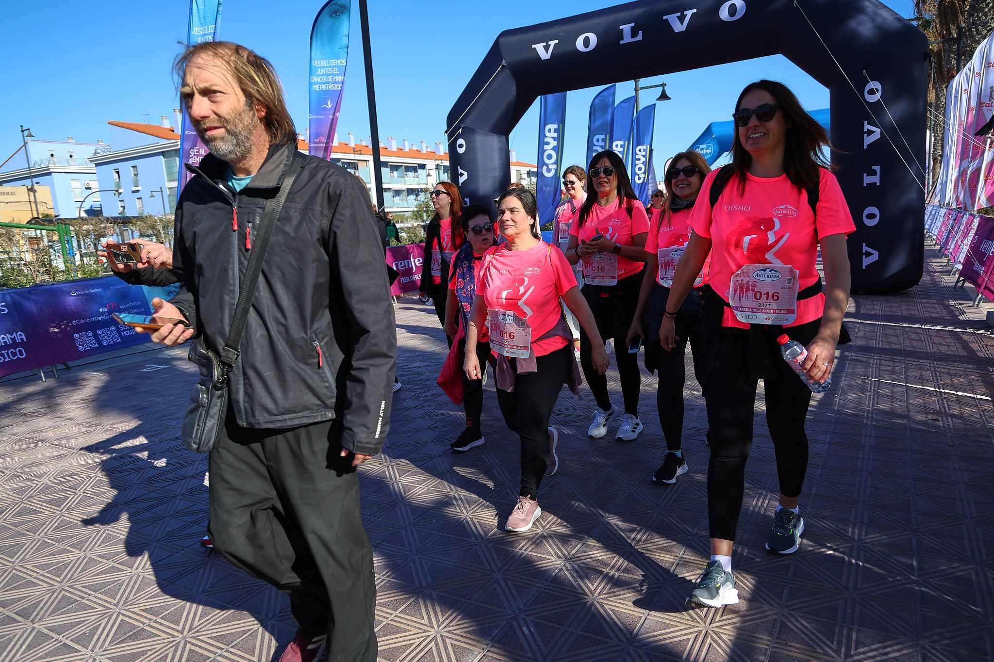 Las mejores fotos de la Carrera de la Mujer Central Lechera Asturiana de Valencia 2025. 1382