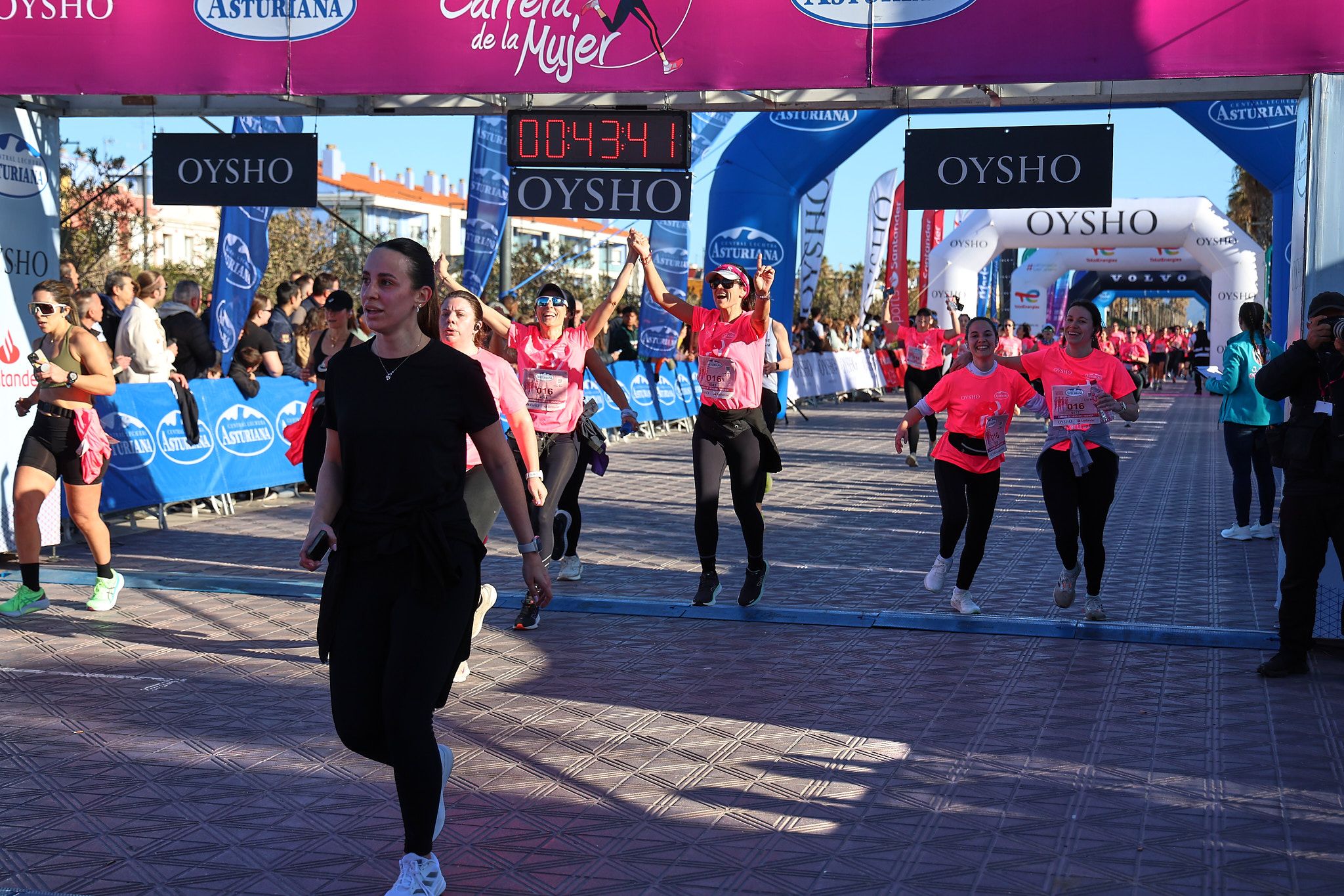Las mejores fotos de la Carrera de la Mujer Central Lechera Asturiana de Valencia 2025. 893