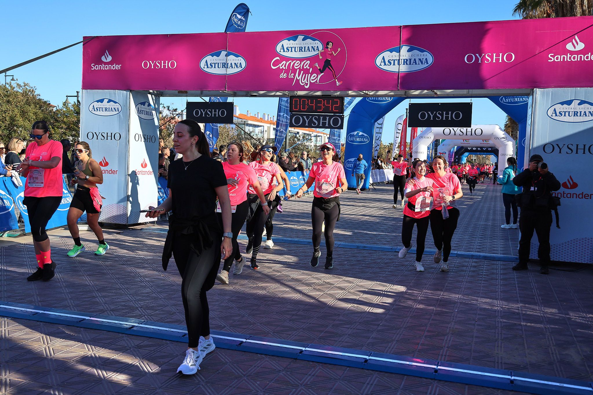Las mejores fotos de la Carrera de la Mujer Central Lechera Asturiana de Valencia 2025. 894