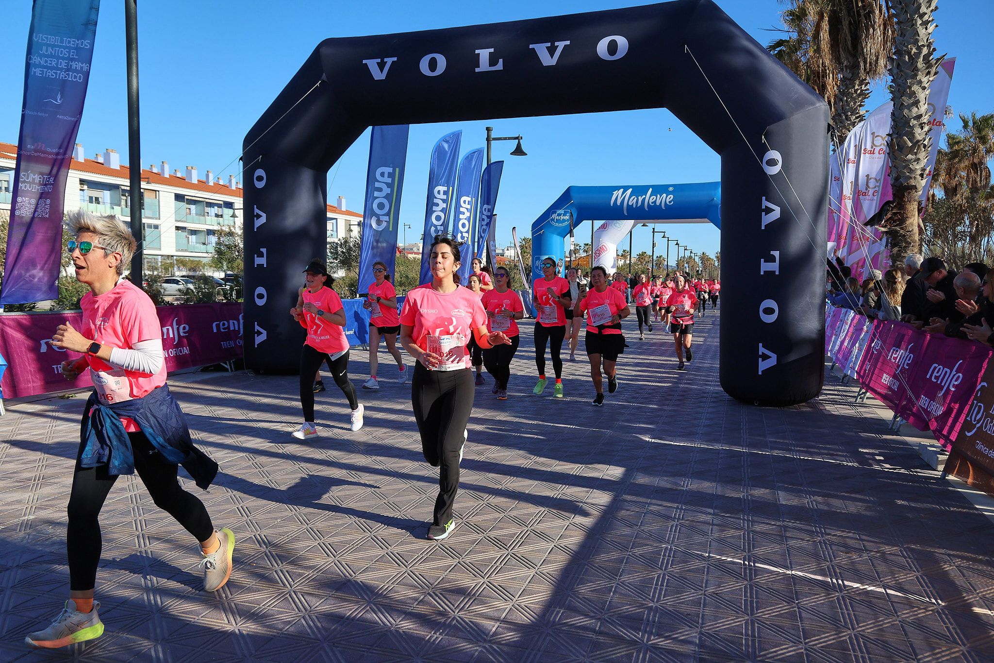 Las mejores fotos de la Carrera de la Mujer Central Lechera Asturiana de Valencia 2025. 654