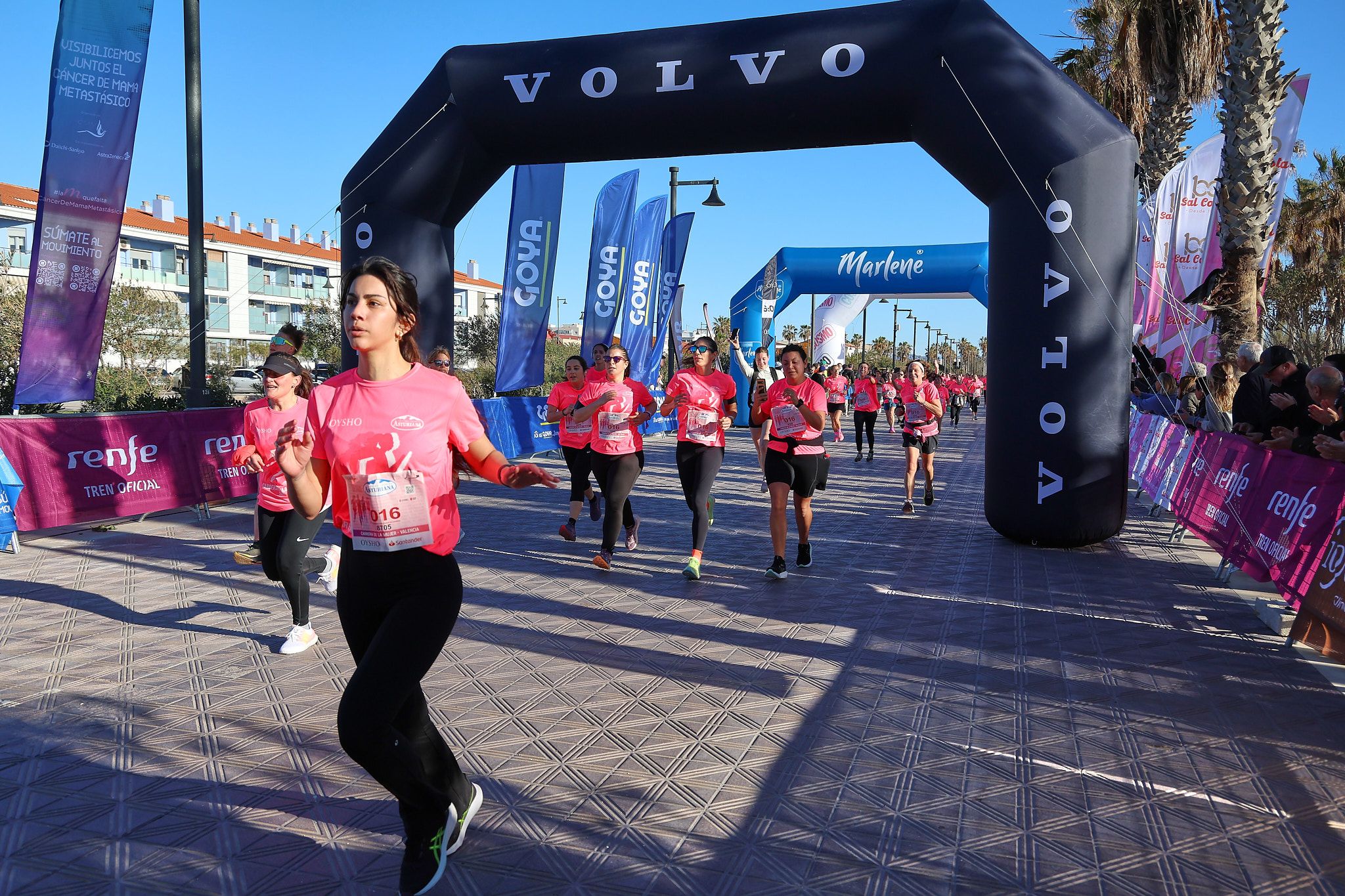 Las mejores fotos de la Carrera de la Mujer Central Lechera Asturiana de Valencia 2025. 655