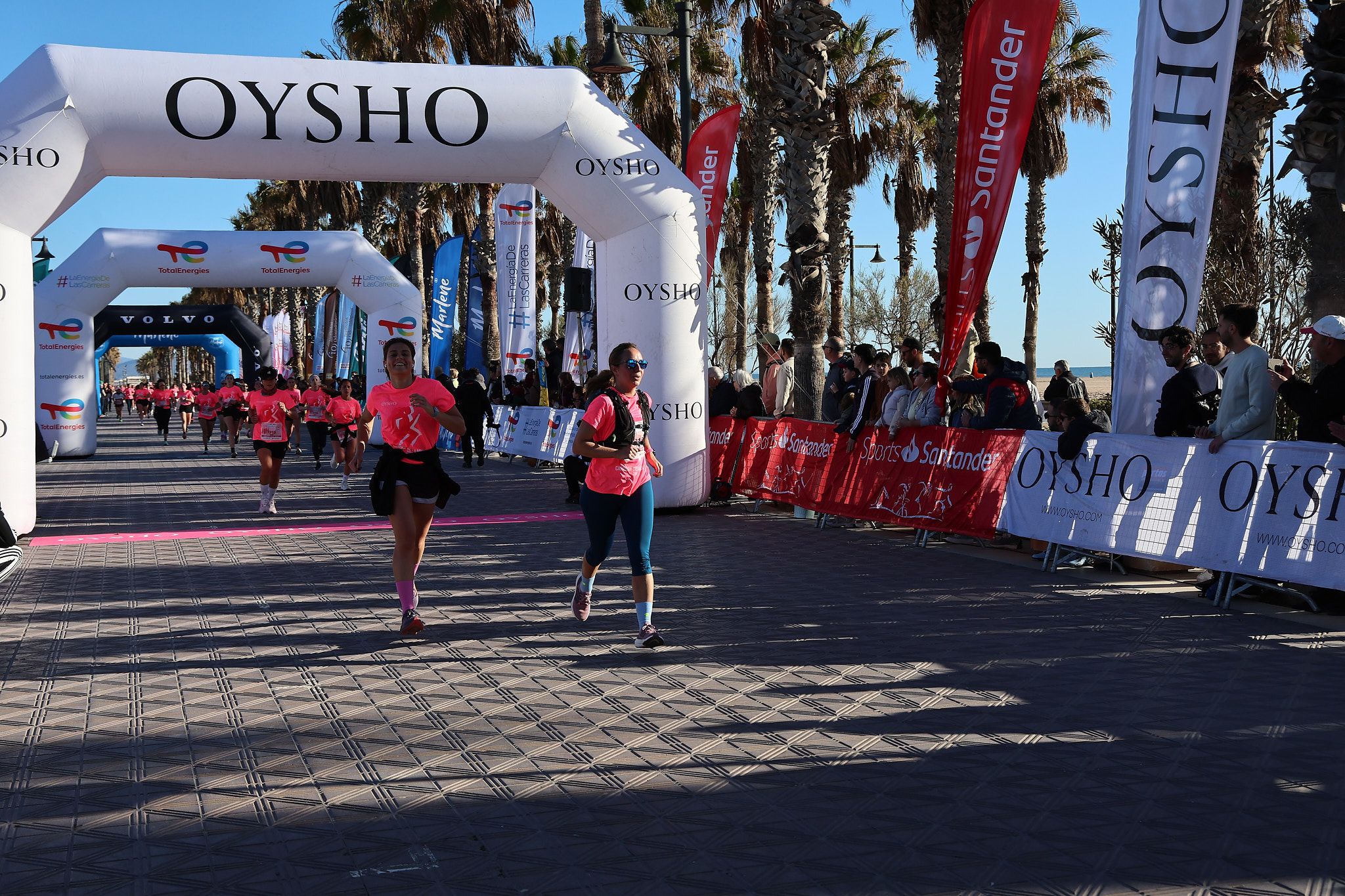 Las mejores fotos de la Carrera de la Mujer Central Lechera Asturiana de Valencia 2025. 418