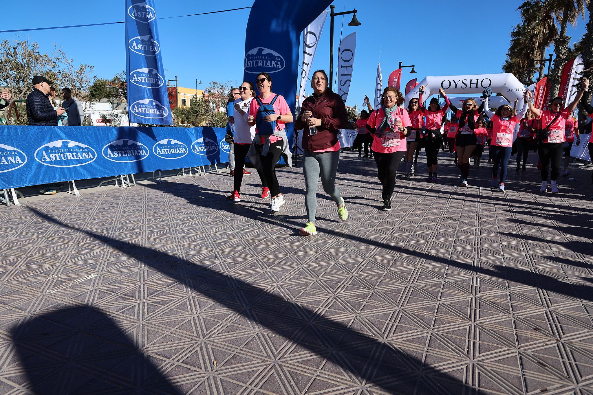 Las mejores fotos de la Carrera de la Mujer Central Lechera Asturiana de Valencia 2025. 1138