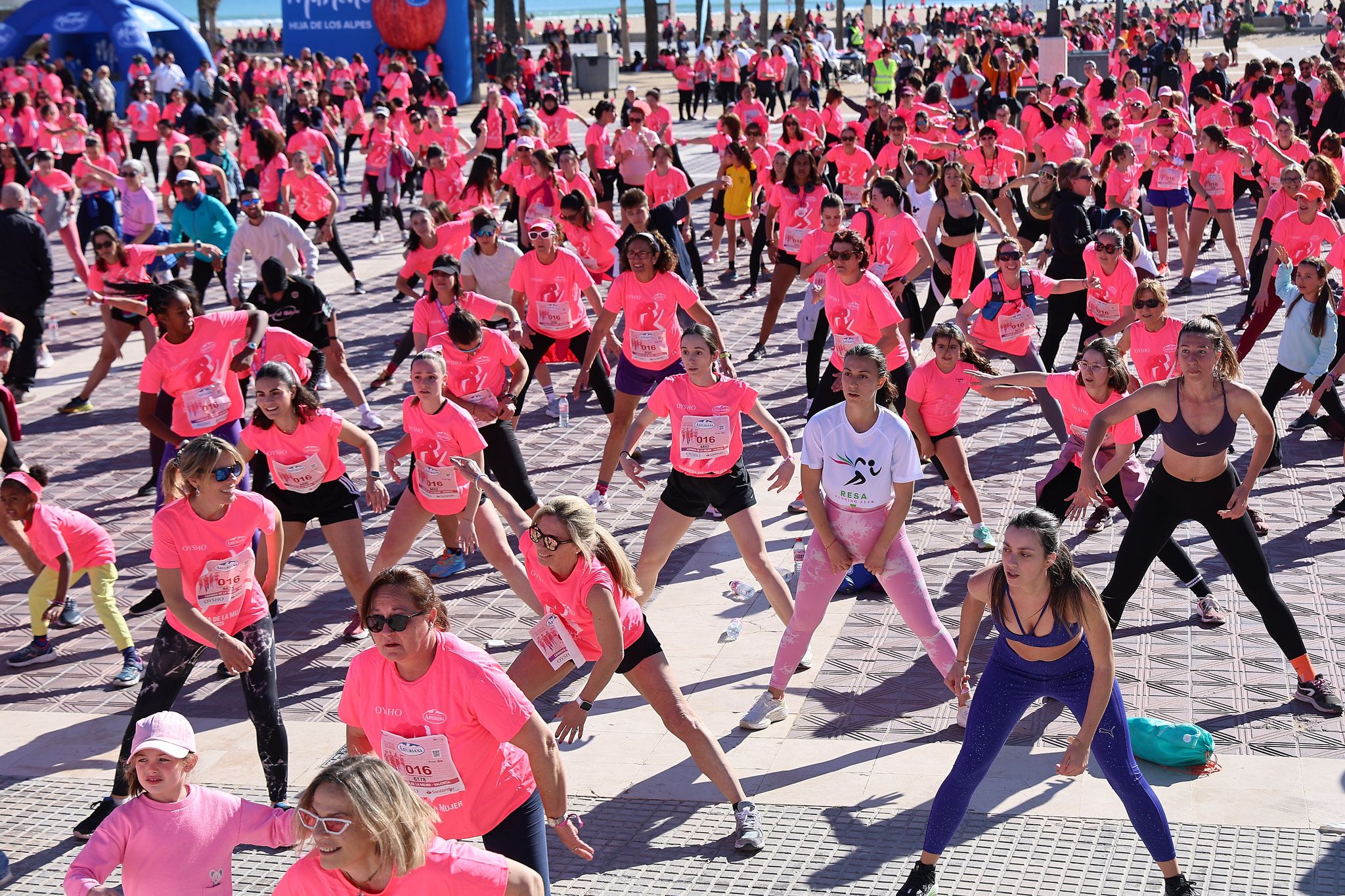 Las mejores fotos de la Carrera de la Mujer Central Lechera Asturiana de Valencia 2025. 1624