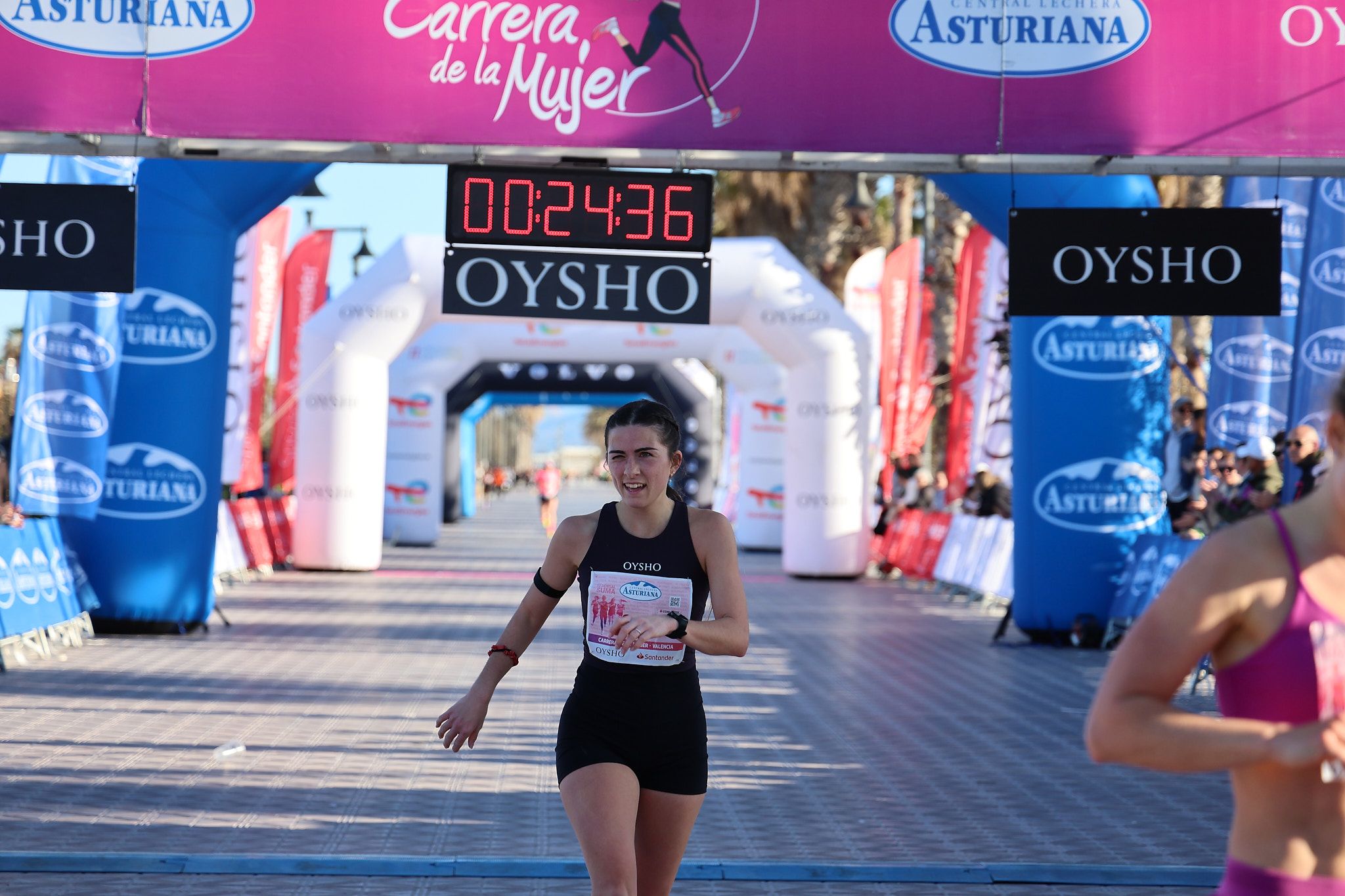 Las mejores fotos de la Carrera de la Mujer Central Lechera Asturiana de Valencia 2025. 203