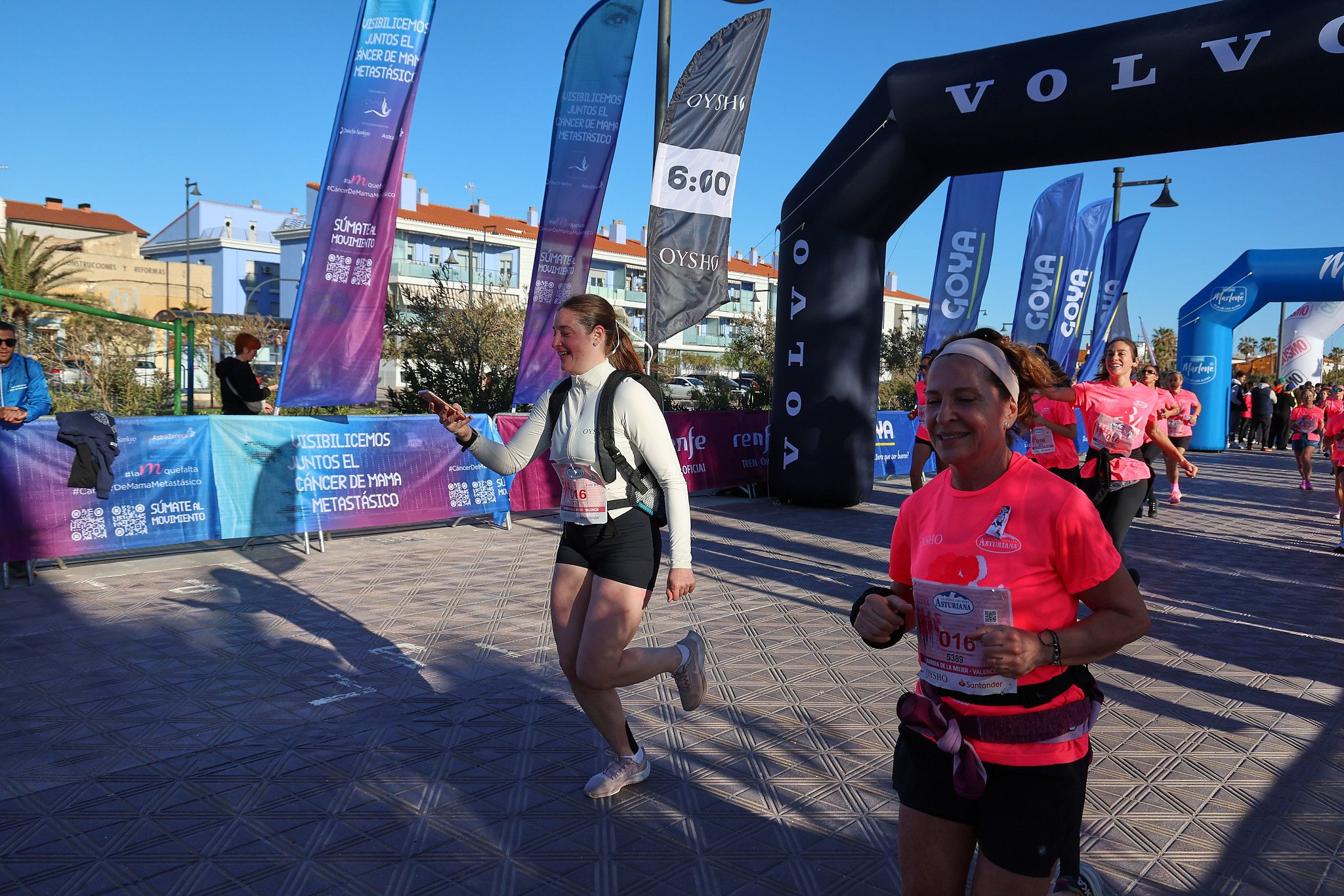 Las mejores fotos de la Carrera de la Mujer Central Lechera Asturiana de Valencia 2025. 660
