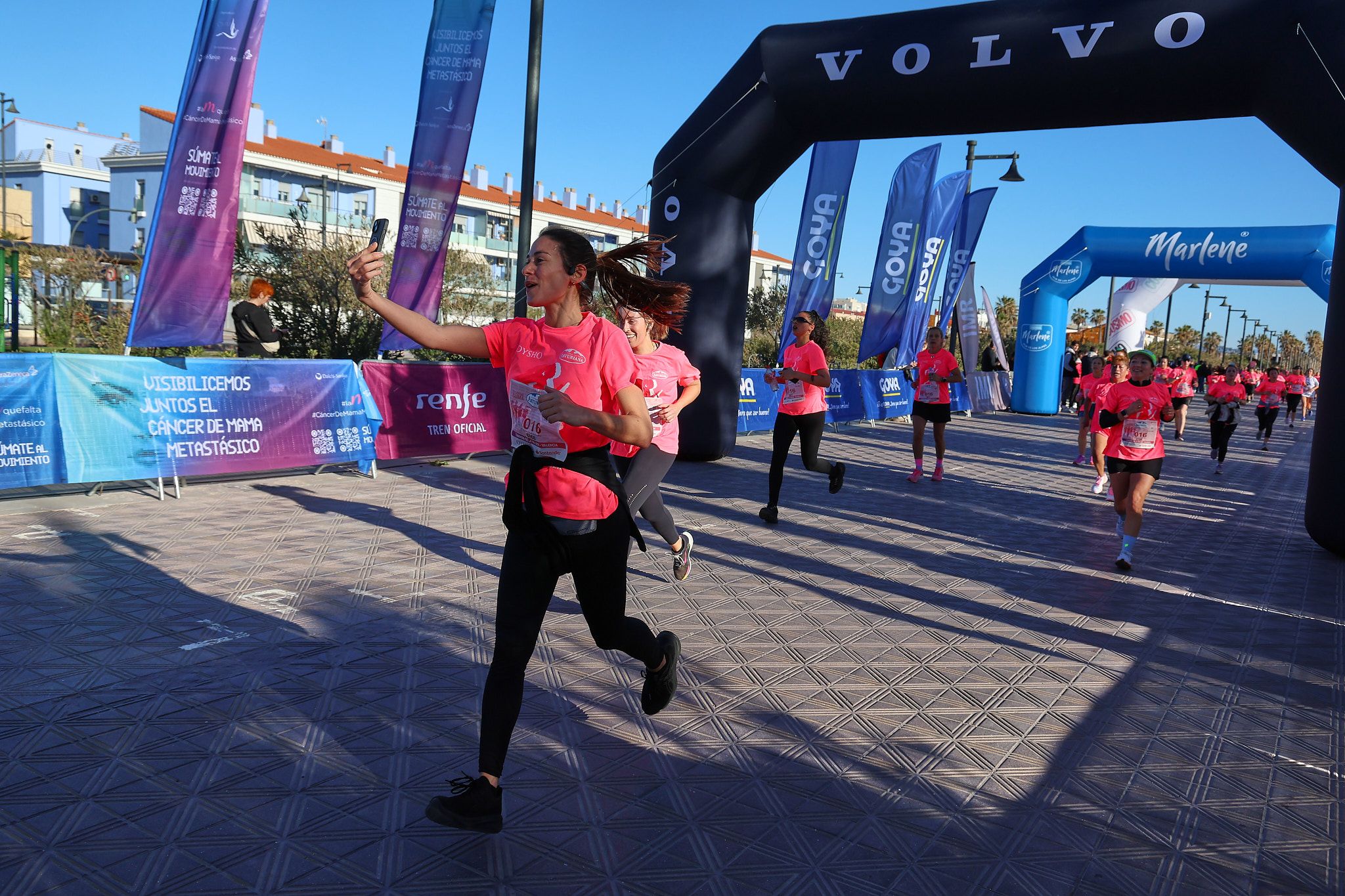 Las mejores fotos de la Carrera de la Mujer Central Lechera Asturiana de Valencia 2025. 661