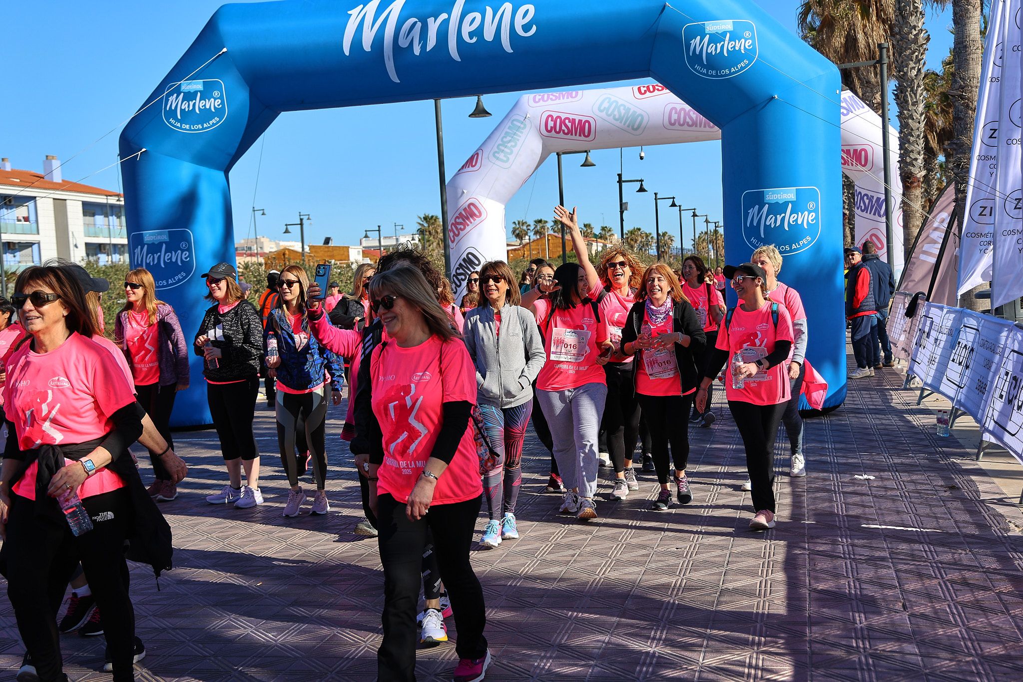 Las mejores fotos de la Carrera de la Mujer Central Lechera Asturiana de Valencia 2025. 1399