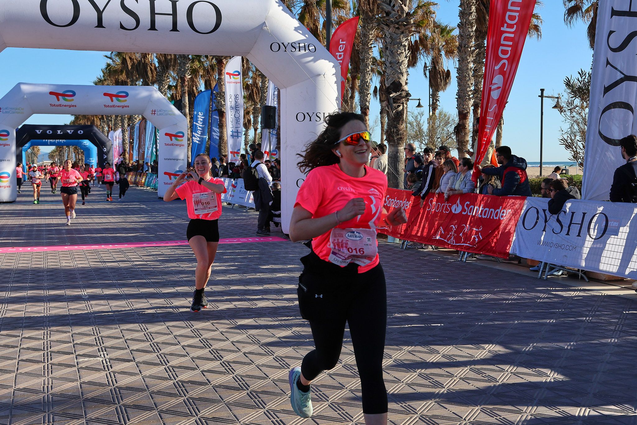 Las mejores fotos de la Carrera de la Mujer Central Lechera Asturiana de Valencia 2025. 427