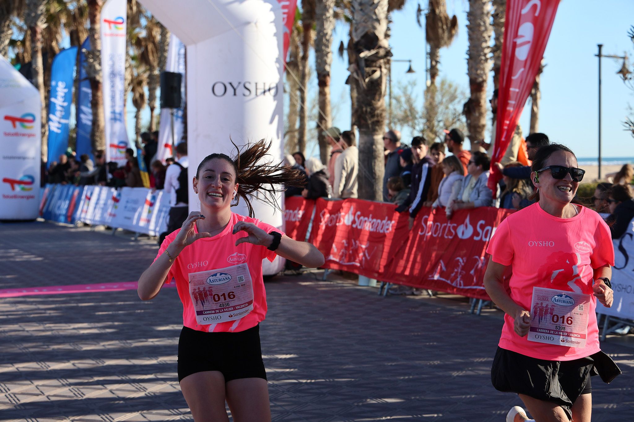 Las mejores fotos de la Carrera de la Mujer Central Lechera Asturiana de Valencia 2025. 428