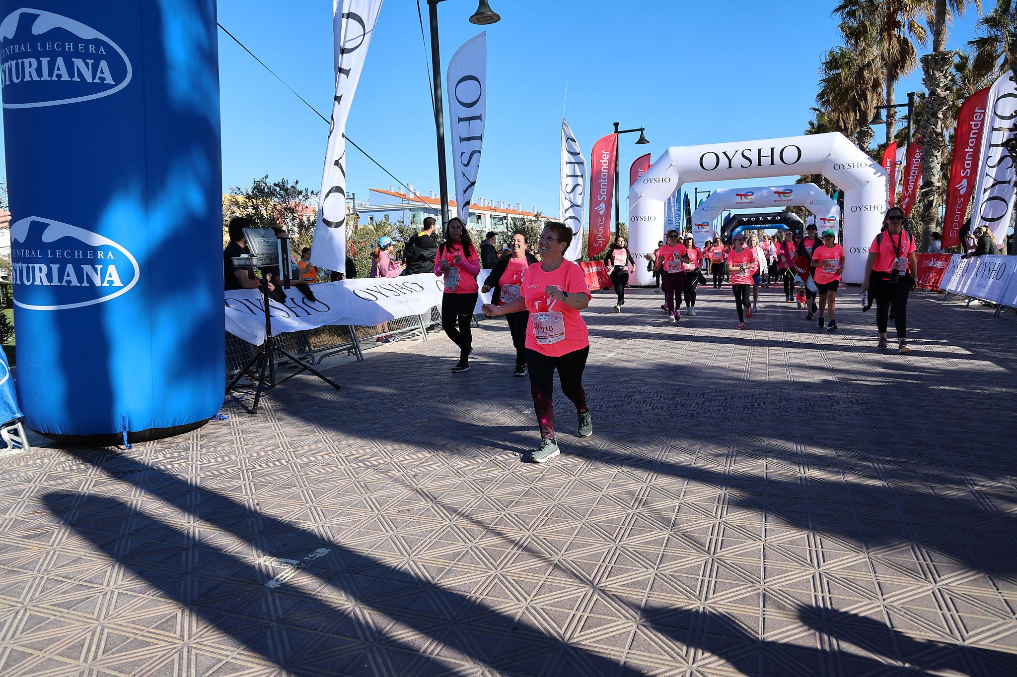 Las mejores fotos de la Carrera de la Mujer Central Lechera Asturiana de Valencia 2025. 1148