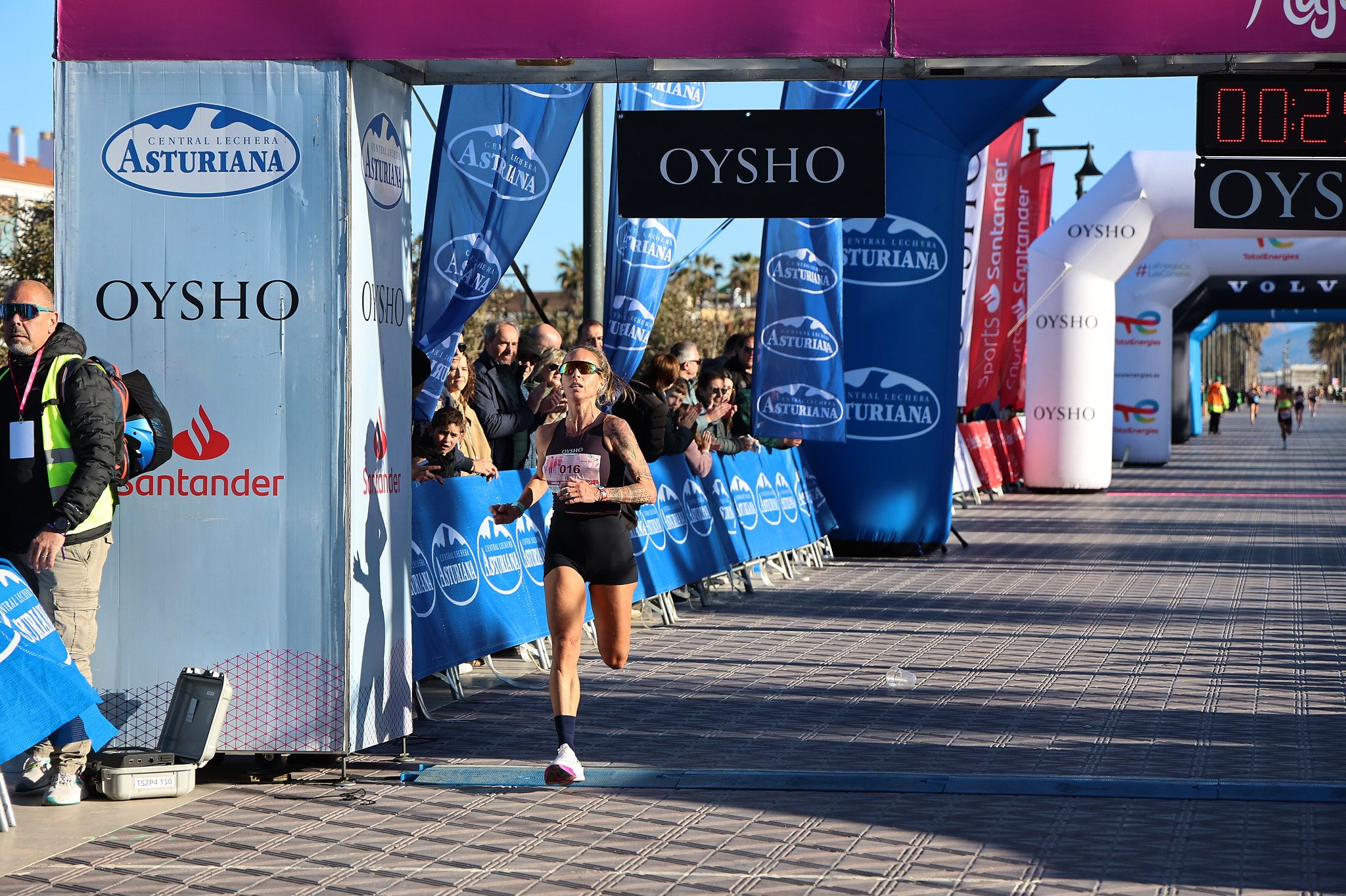 Las mejores fotos de la Carrera de la Mujer Central Lechera Asturiana de Valencia 2025. 216
