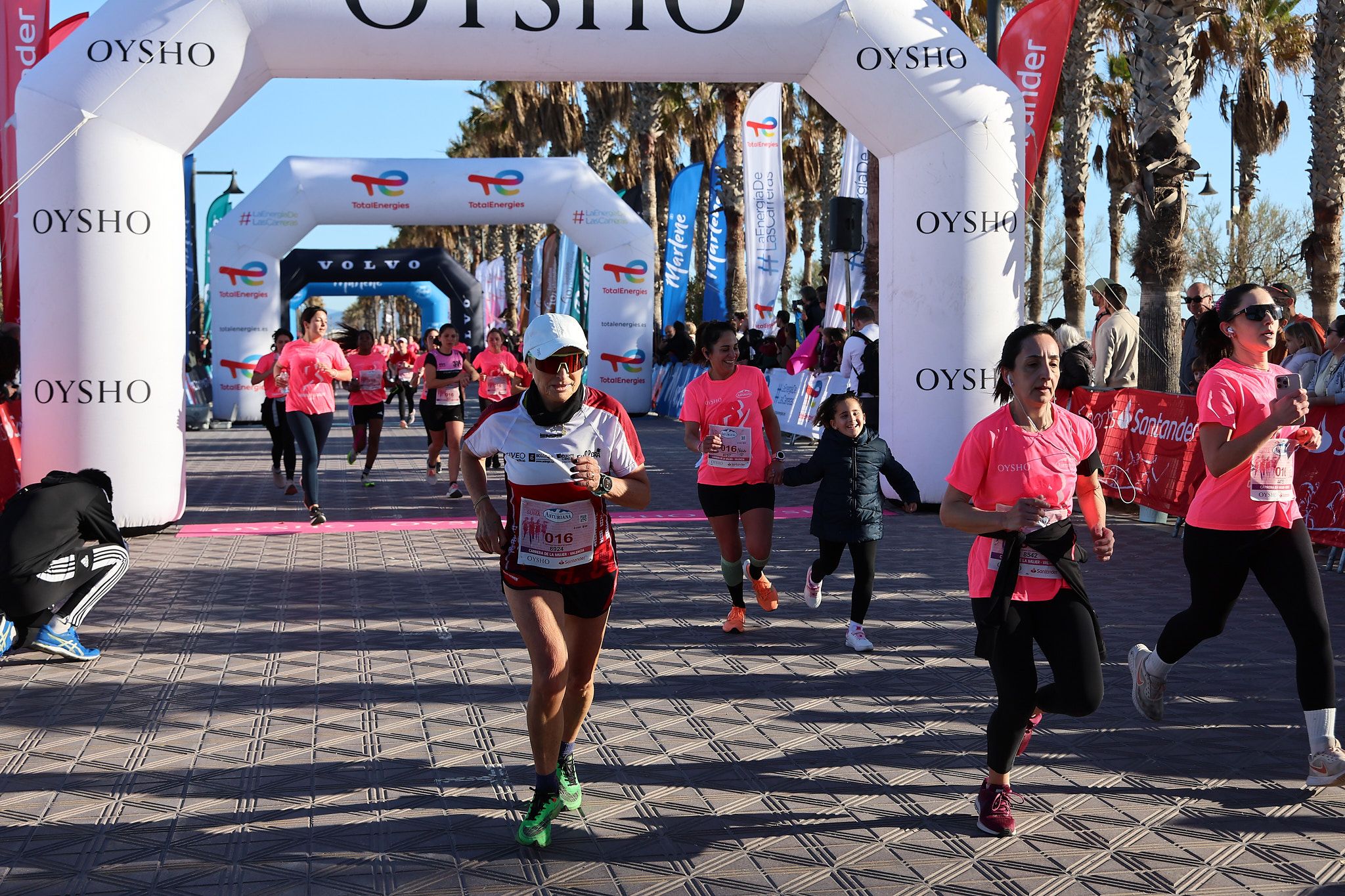 Las mejores fotos de la Carrera de la Mujer Central Lechera Asturiana de Valencia 2025. 434