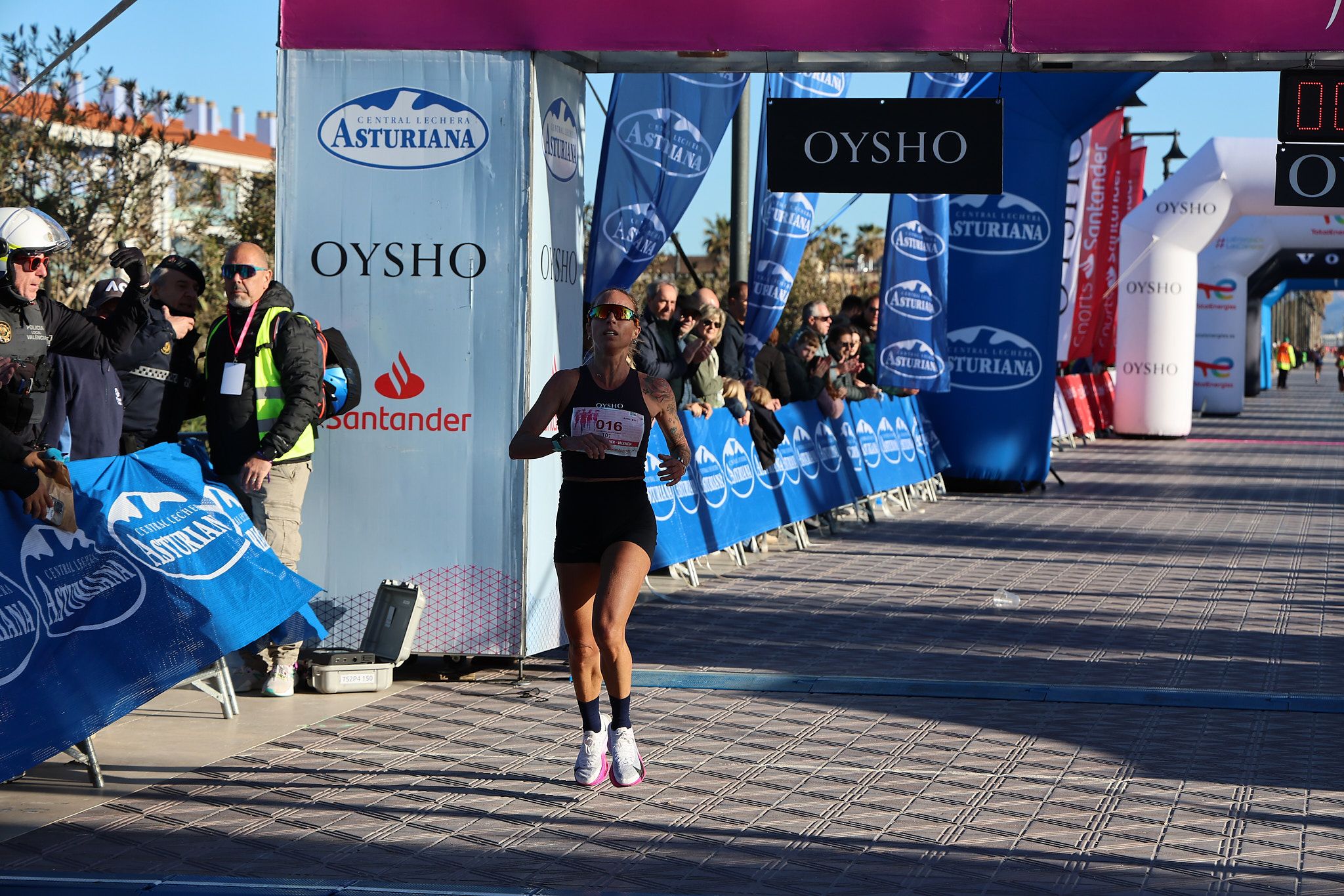 Las mejores fotos de la Carrera de la Mujer Central Lechera Asturiana de Valencia 2025. 219