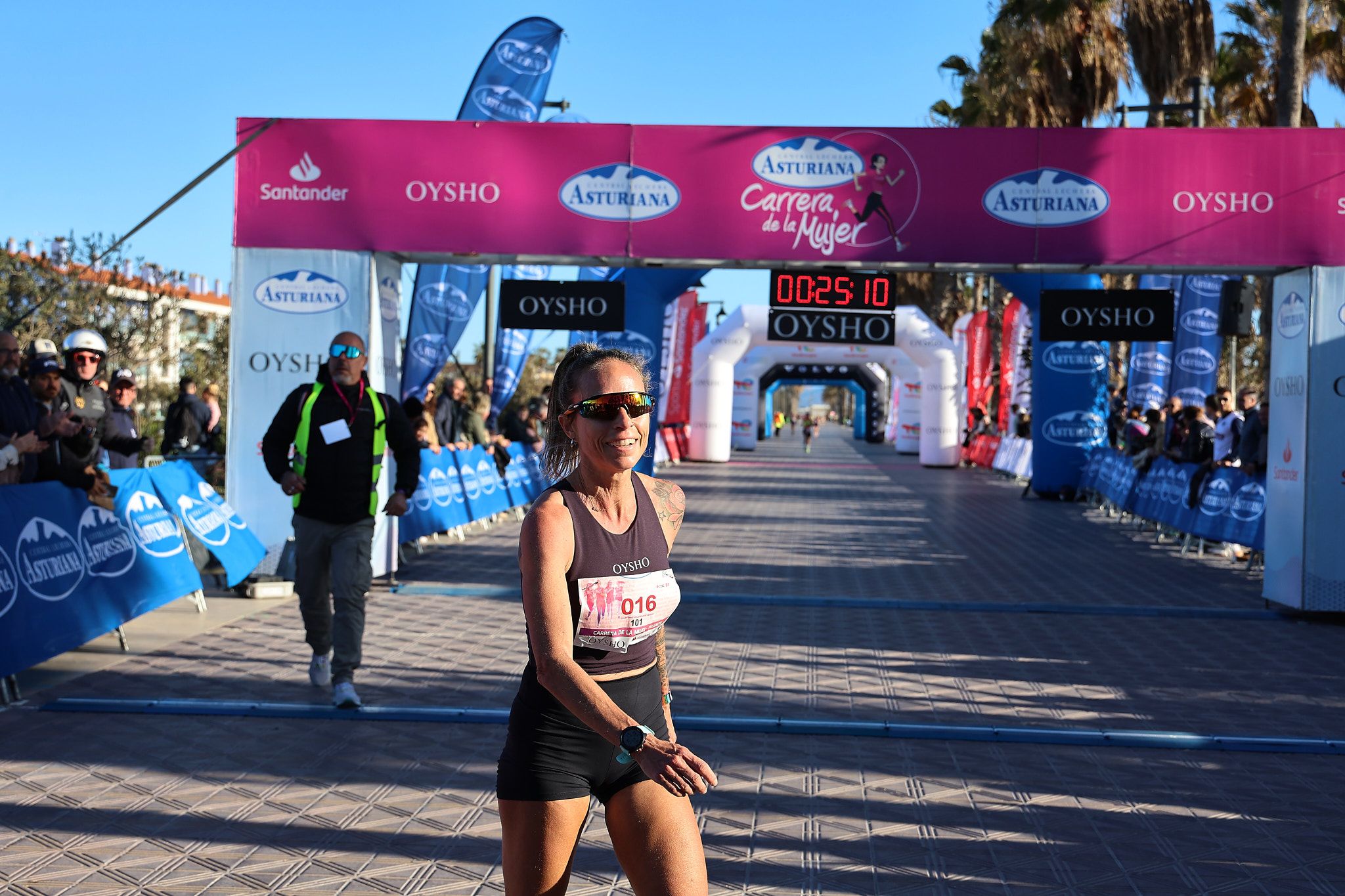 Las mejores fotos de la Carrera de la Mujer Central Lechera Asturiana de Valencia 2025. 223