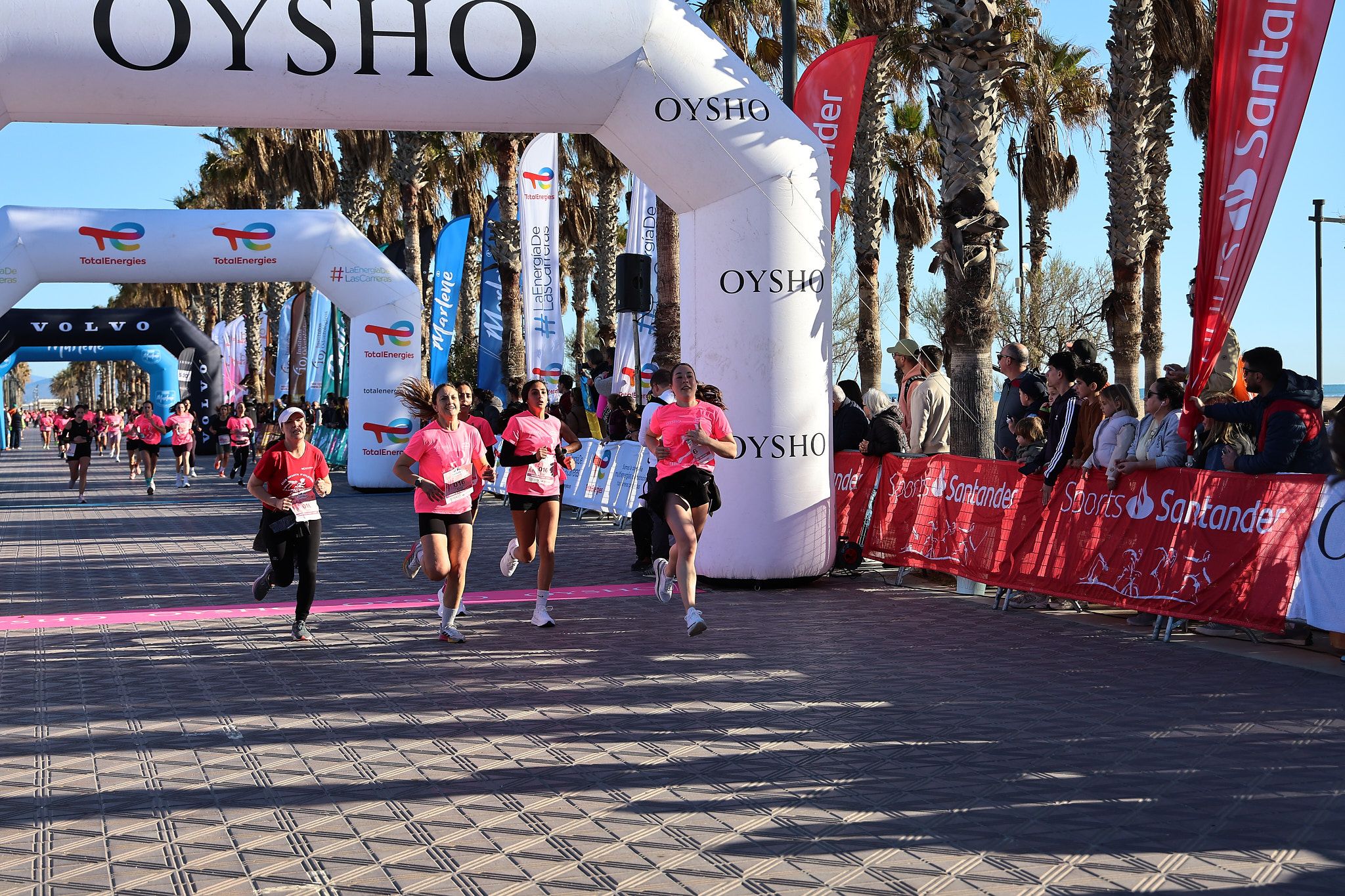 Las mejores fotos de la Carrera de la Mujer Central Lechera Asturiana de Valencia 2025. 438