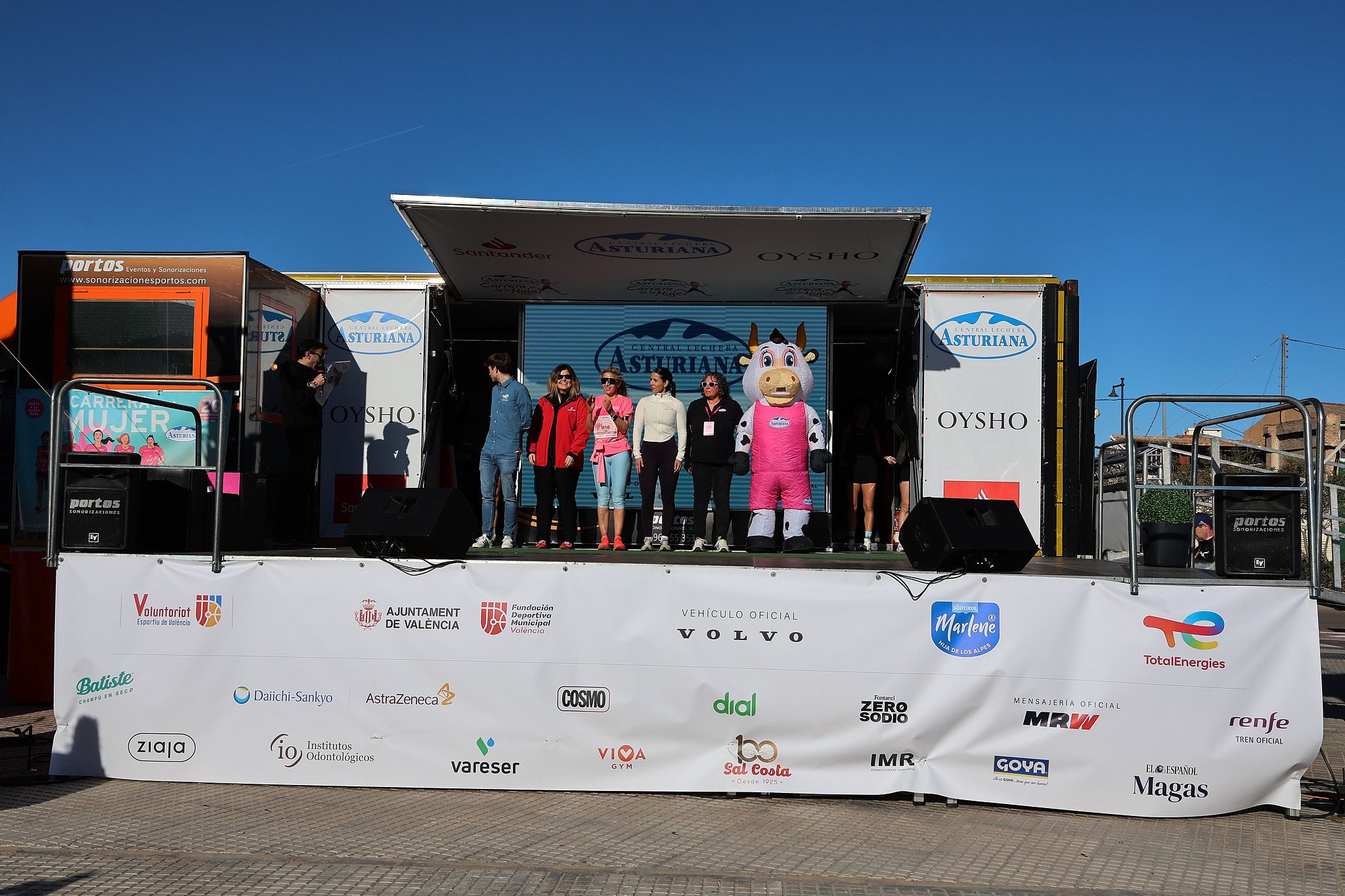 Las mejores fotos de la Carrera de la Mujer Central Lechera Asturiana de Valencia 2025. 923