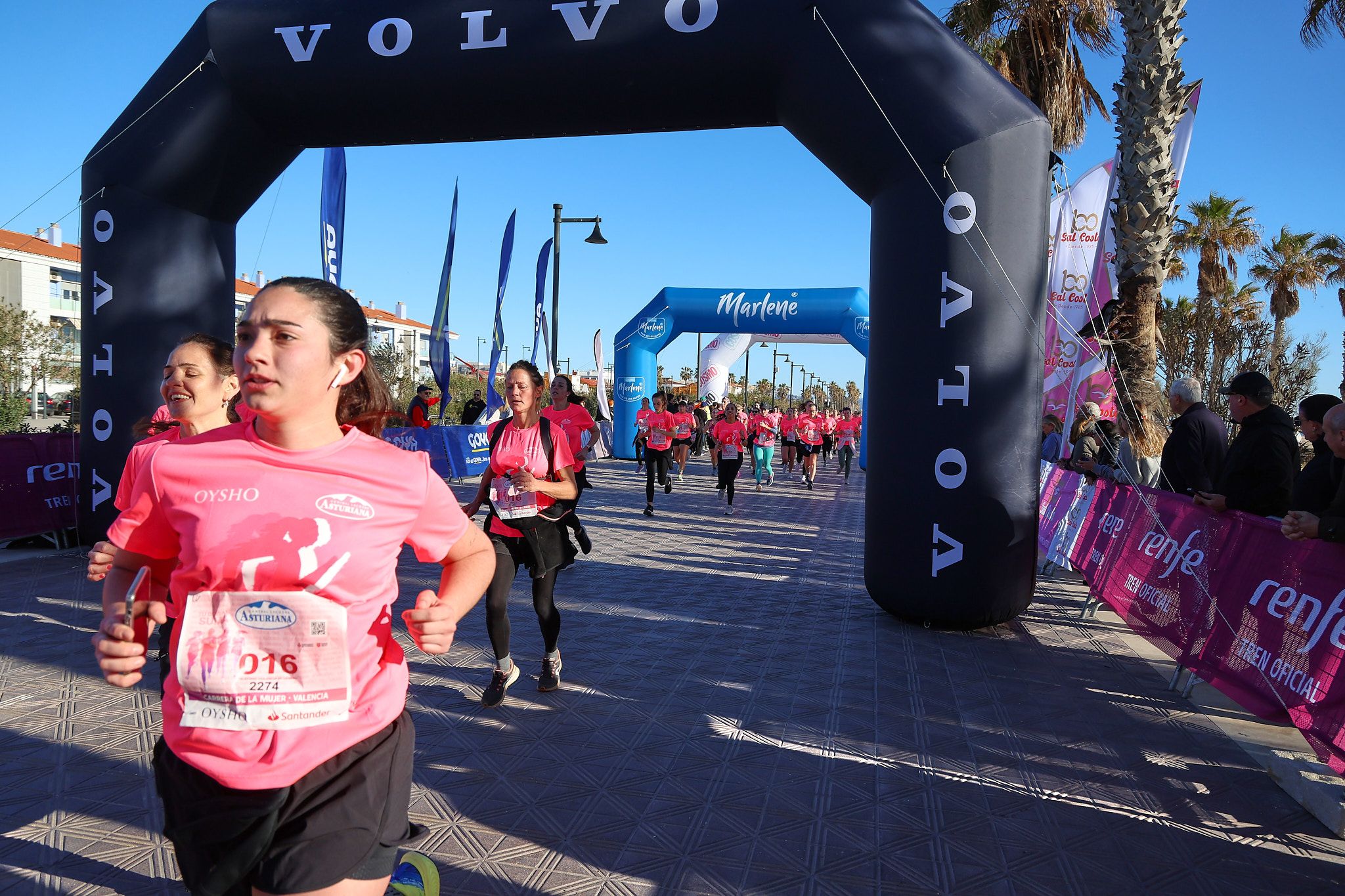 Las mejores fotos de la Carrera de la Mujer Central Lechera Asturiana de Valencia 2025. 677