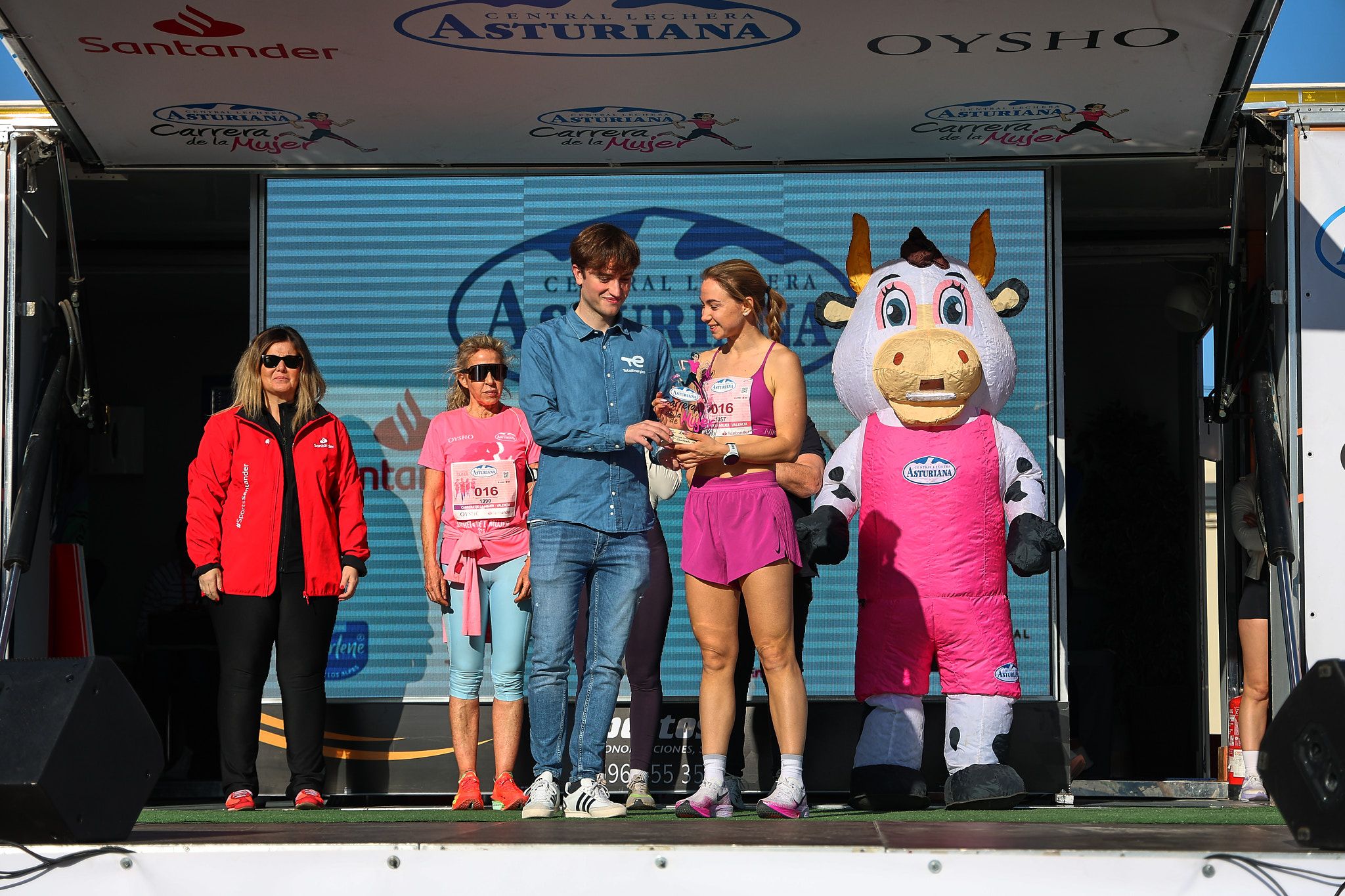 Las mejores fotos de la Carrera de la Mujer Central Lechera Asturiana de Valencia 2025. 924