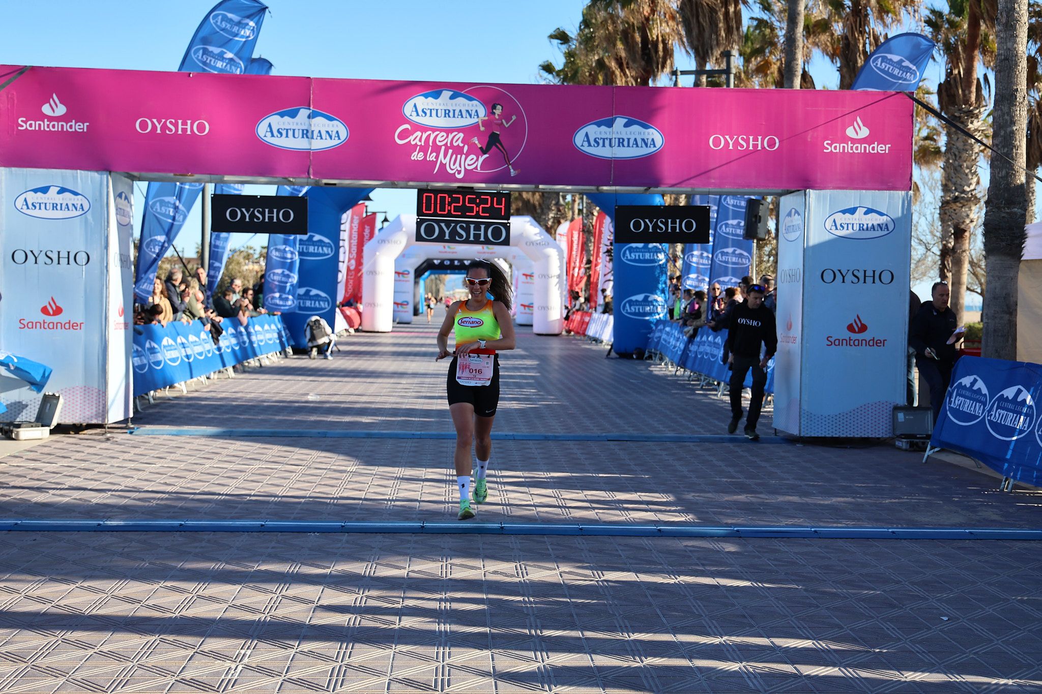 Las mejores fotos de la Carrera de la Mujer Central Lechera Asturiana de Valencia 2025. 228