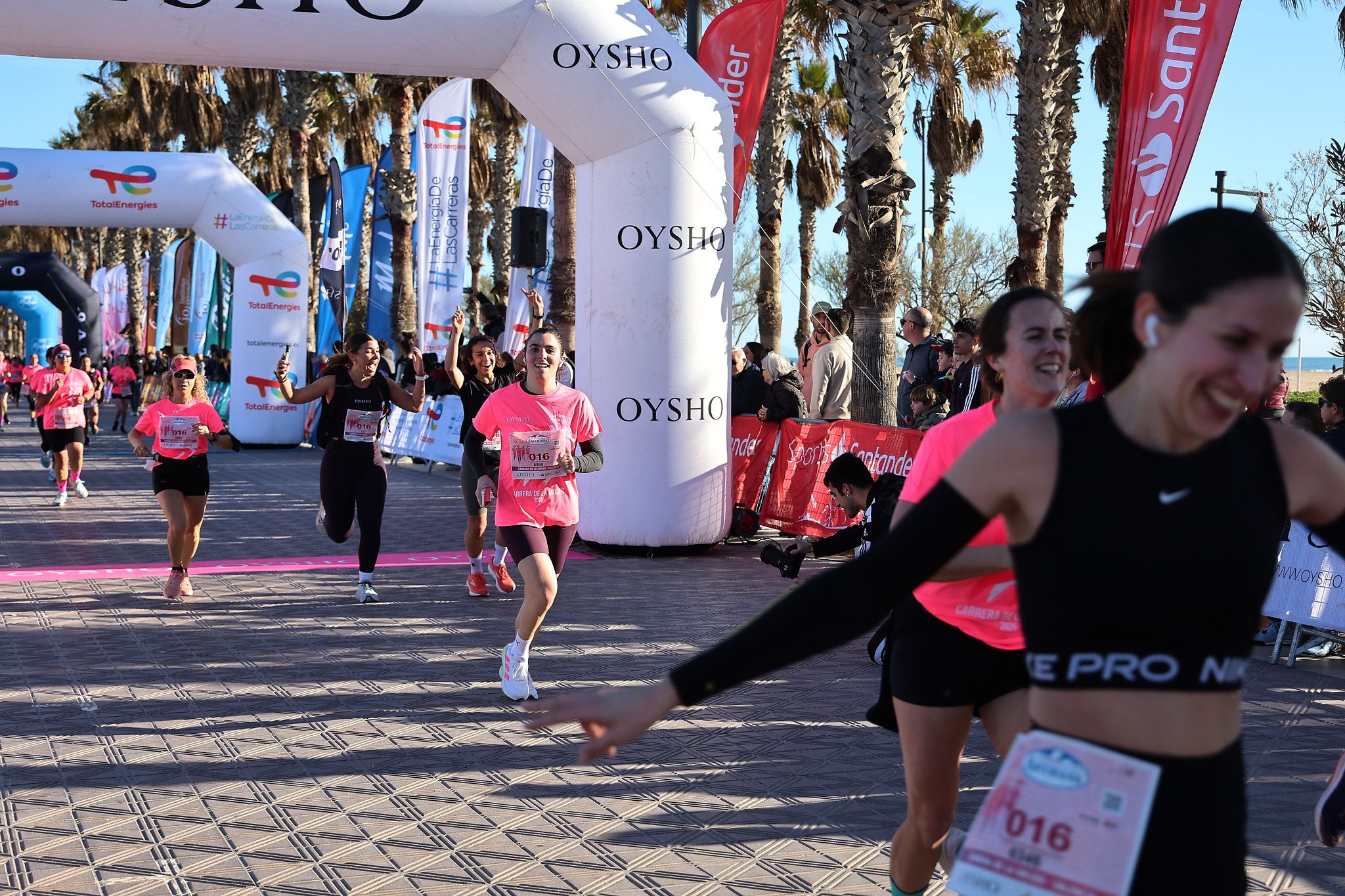 Las mejores fotos de la Carrera de la Mujer Central Lechera Asturiana de Valencia 2025. 443