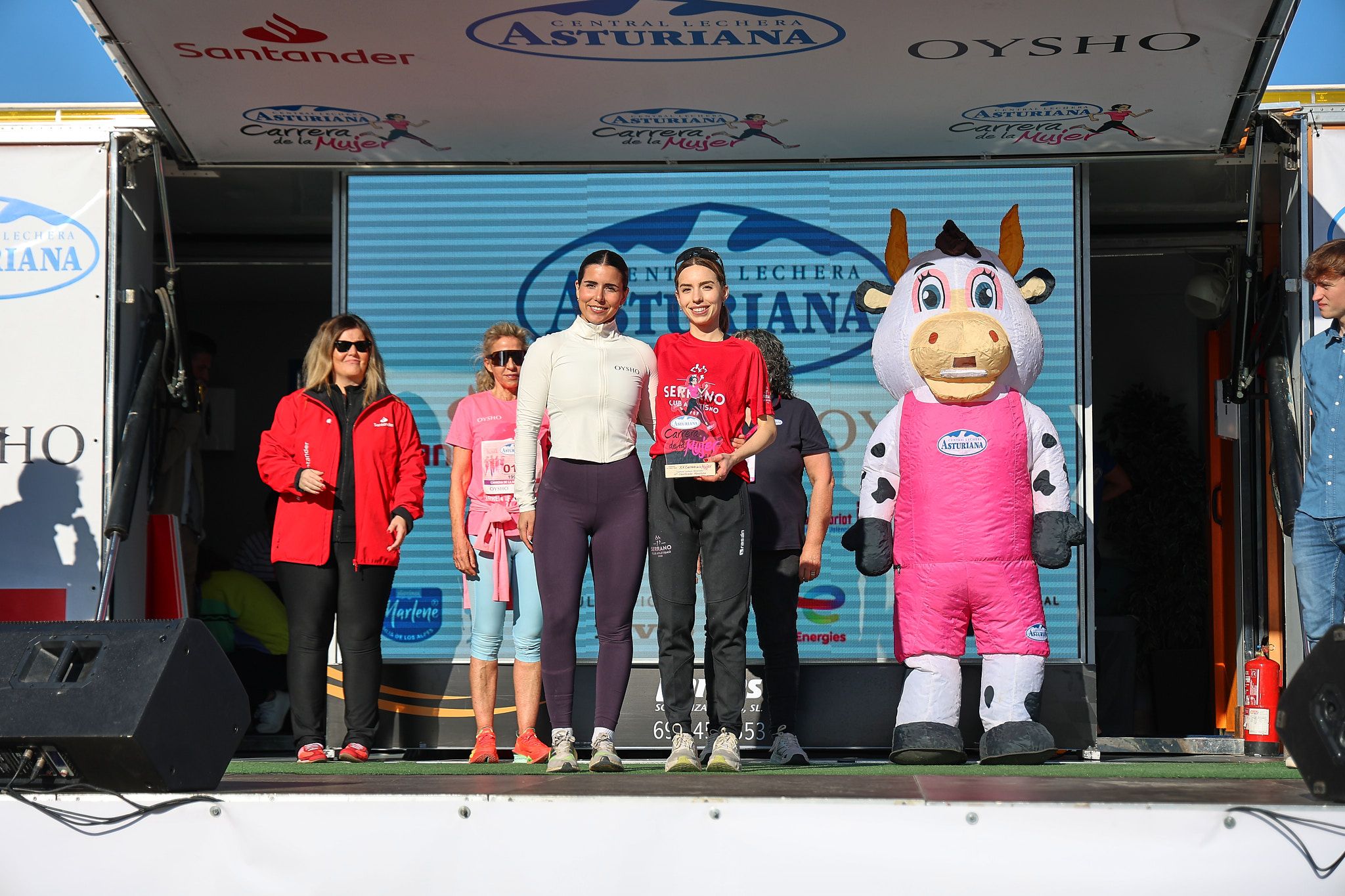 Las mejores fotos de la Carrera de la Mujer Central Lechera Asturiana de Valencia 2025. 931