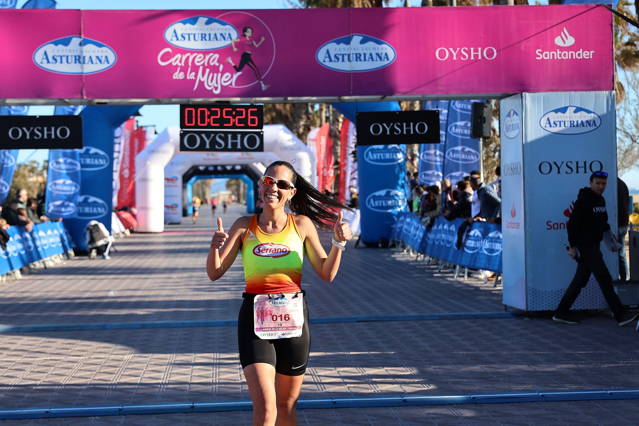 Las mejores fotos de la Carrera de la Mujer Central Lechera Asturiana de Valencia 2025. 230
