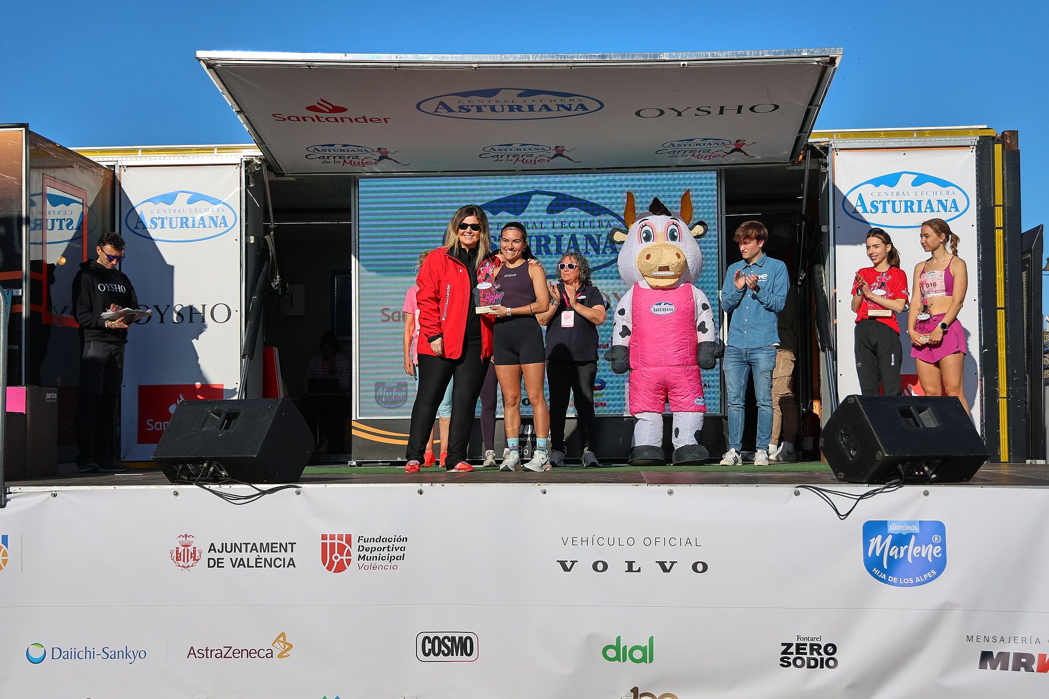 Las mejores fotos de la Carrera de la Mujer Central Lechera Asturiana de Valencia 2025. 933